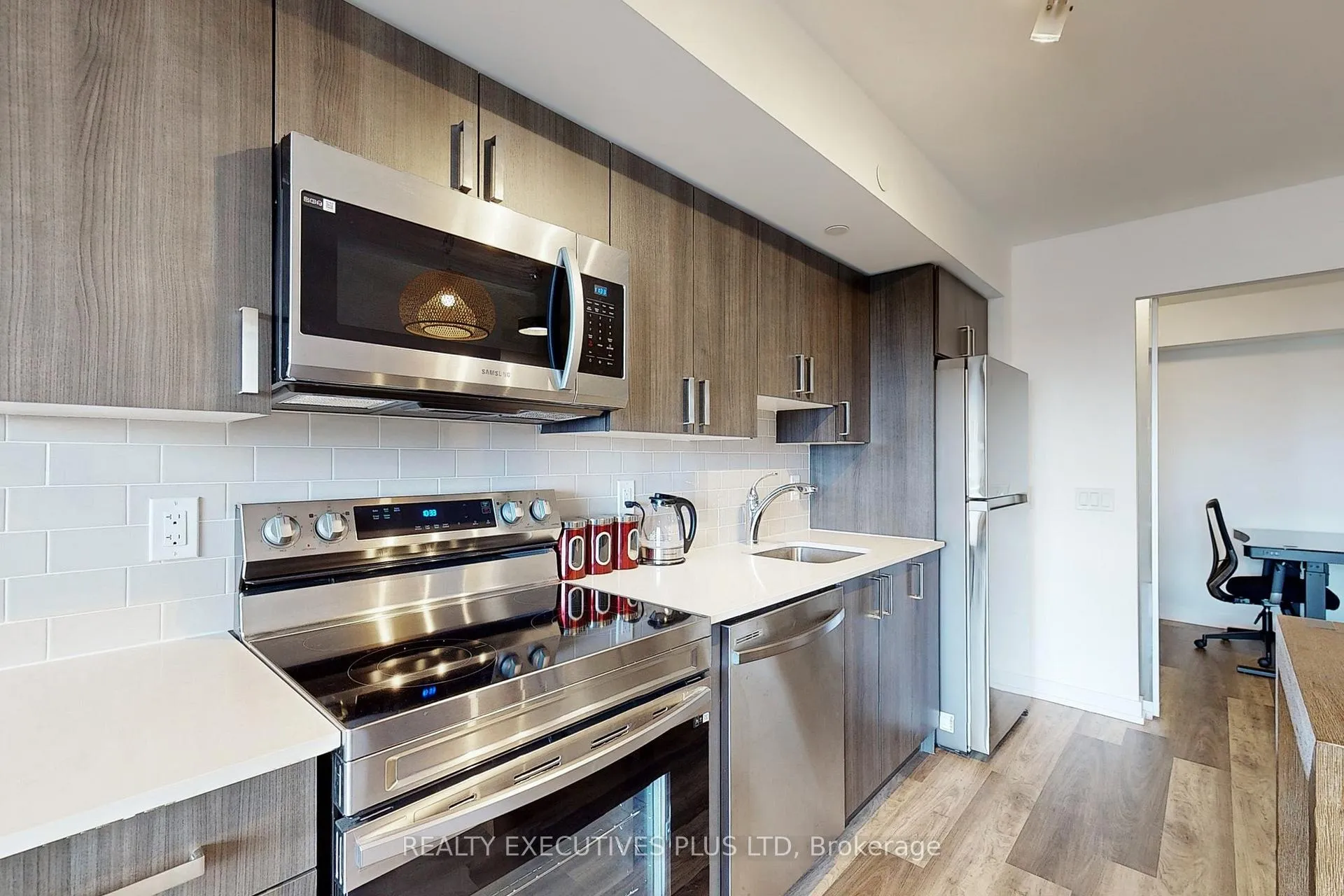 Photo 5 of Unit 616, 1480 Bayly Street, Pickering, Bay Ridges — HOMEH