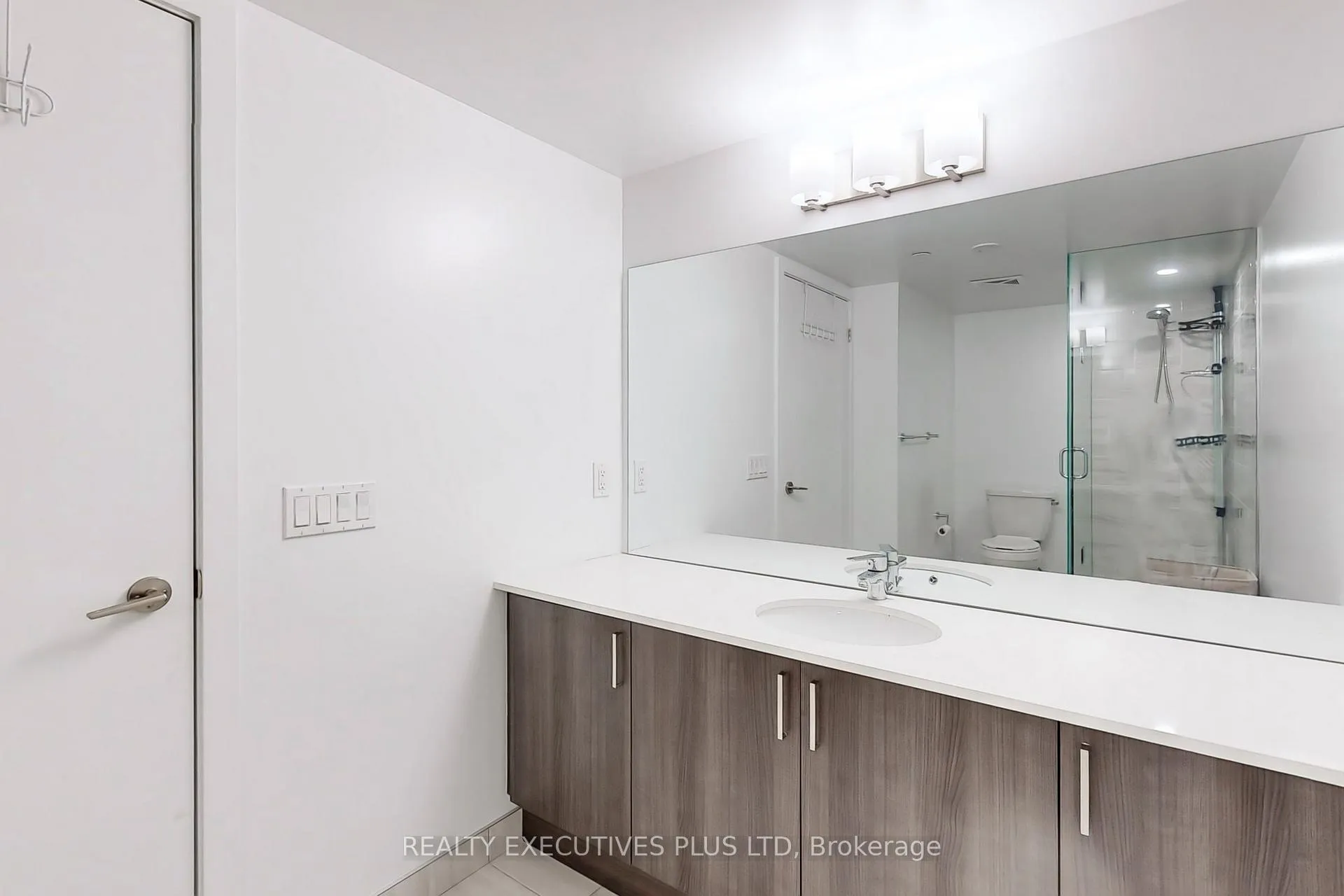 Photo 12 of Unit 616, 1480 Bayly Street, Pickering, Bay Ridges — HOMEH