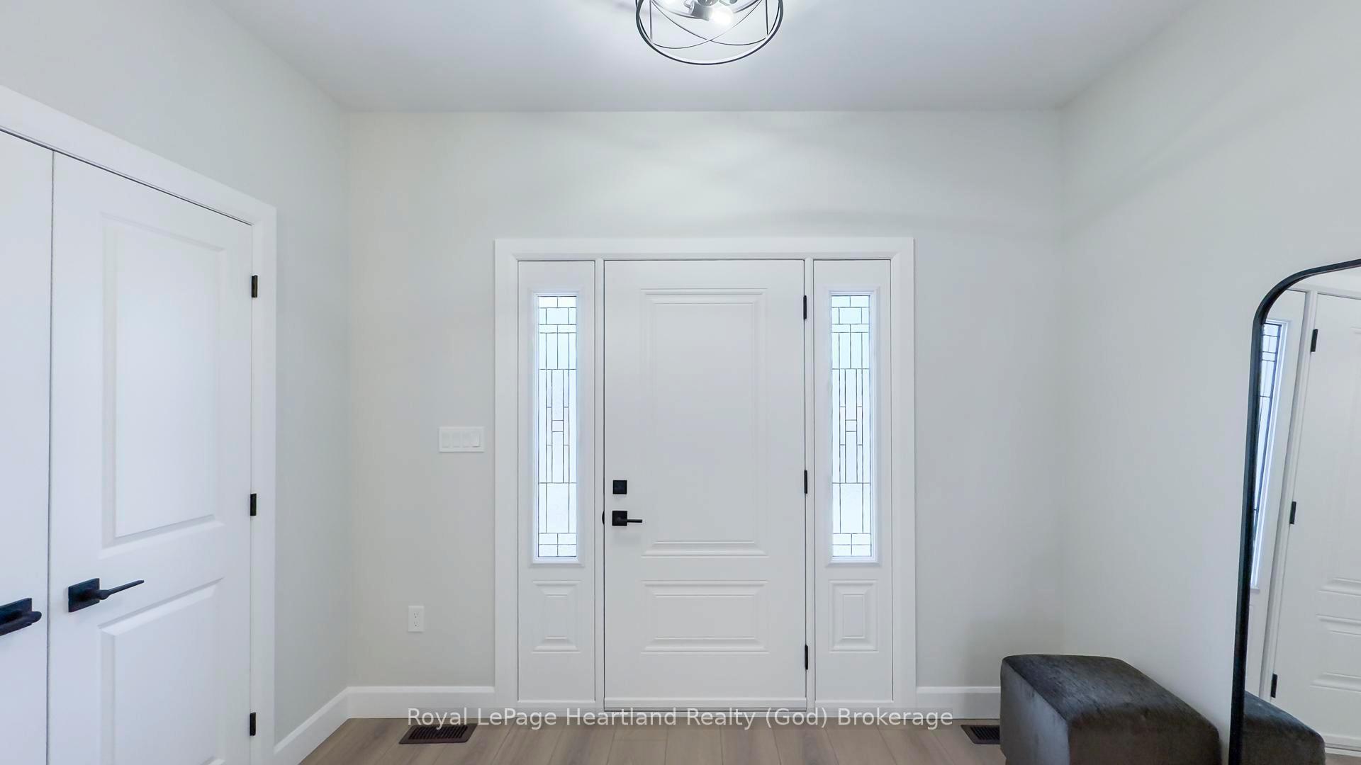 Photo 2 of 467 Woodridge Drive, Goderich, Goderich (Town) — HOMEH