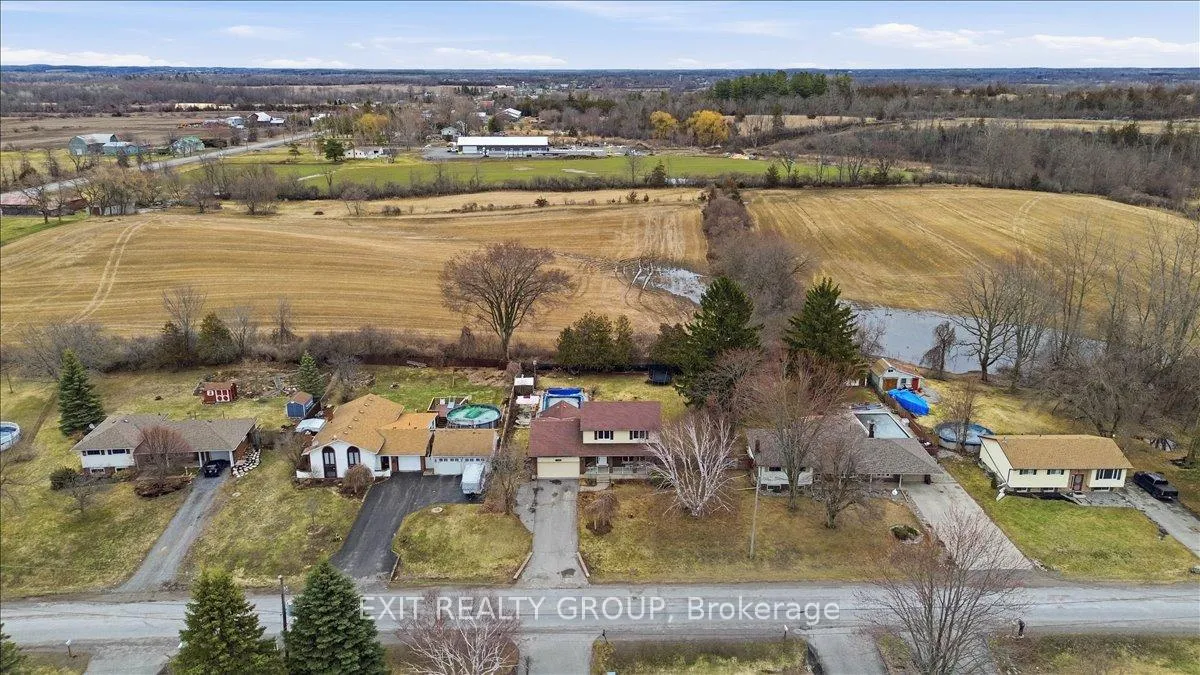 Photo 2 of 198 Chatterton Valley Crescent, Quinte West, Sidney Ward — HOMEH