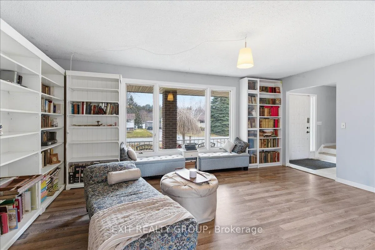 Photo 8 of 198 Chatterton Valley Crescent, Quinte West, Sidney Ward — HOMEH