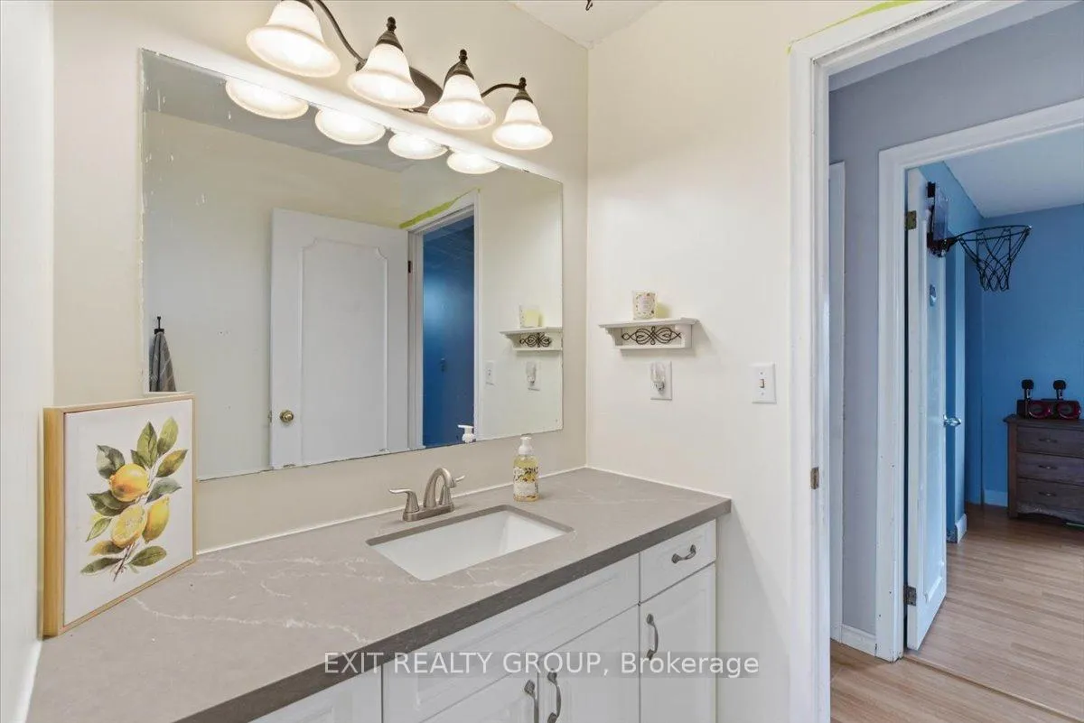 Photo 32 of 198 Chatterton Valley Crescent, Quinte West, Sidney Ward — HOMEH