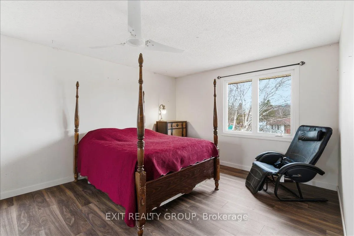 Photo 35 of 198 Chatterton Valley Crescent, Quinte West, Sidney Ward — HOMEH