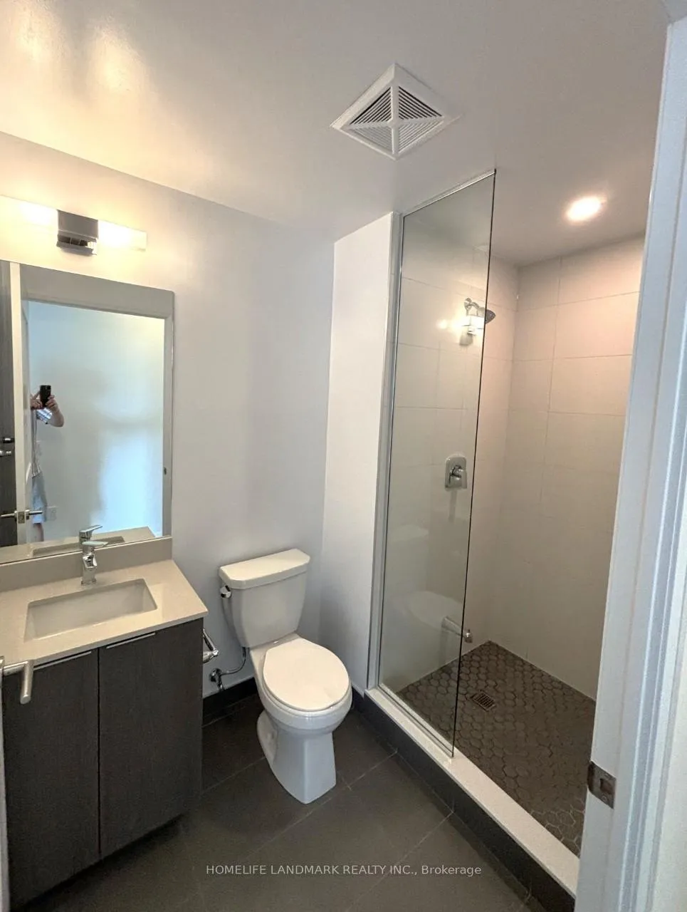 Photo 2 of Unit 907, 25 Holly Street, Toronto, Mount Pleasant West — HOMEH