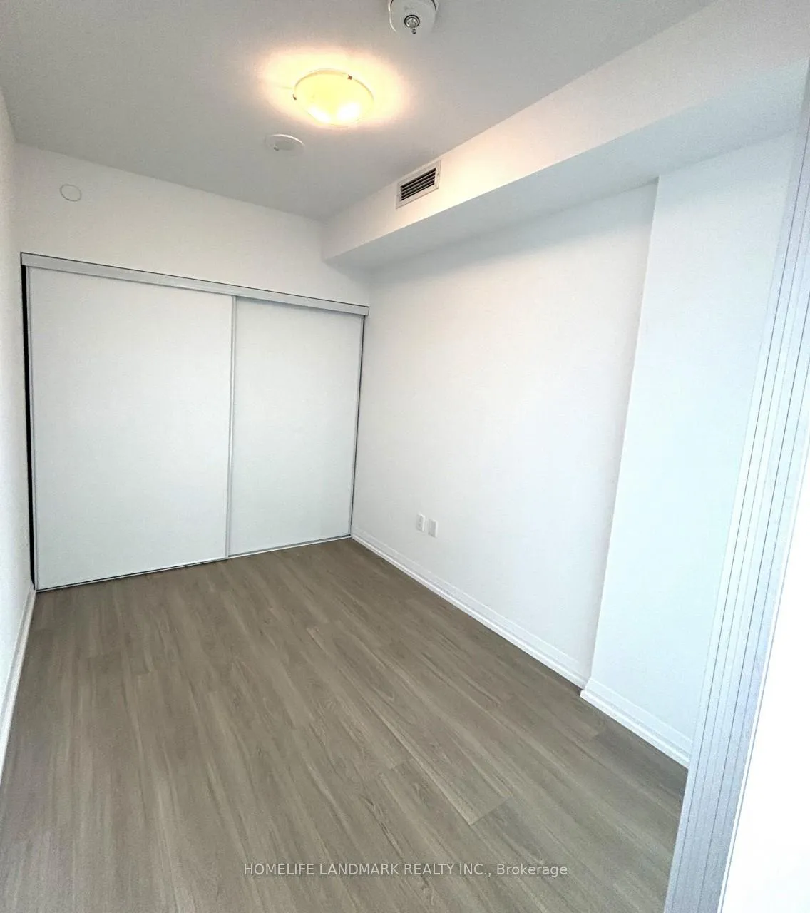 Photo 3 of Unit 907, 25 Holly Street, Toronto, Mount Pleasant West — HOMEH