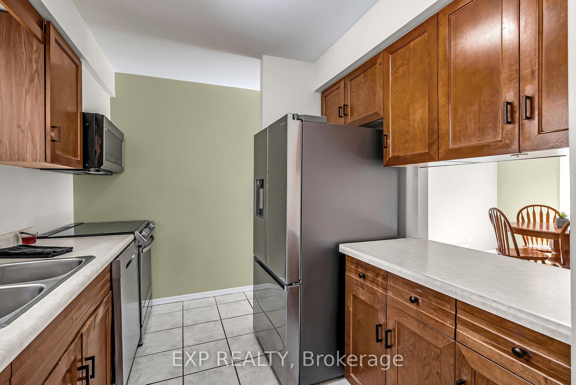 Photo 4 of 660 Champlain Drive, Cornwall — HOMEH