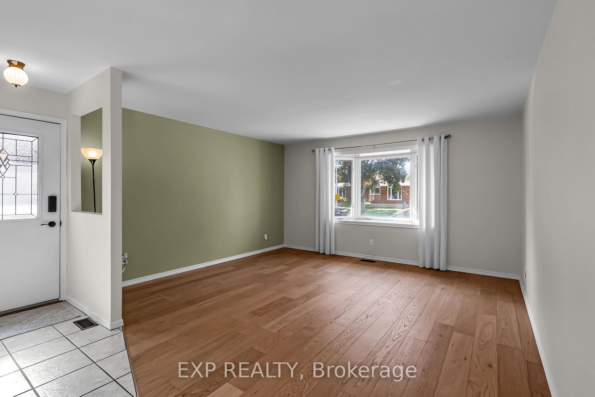 Photo 9 of 660 Champlain Drive, Cornwall — HOMEH