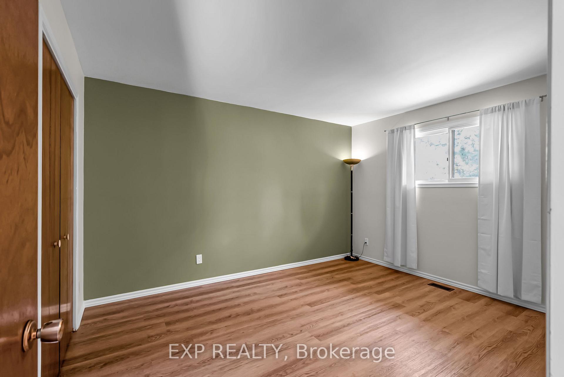 Photo 12 of 660 Champlain Drive, Cornwall — HOMEH