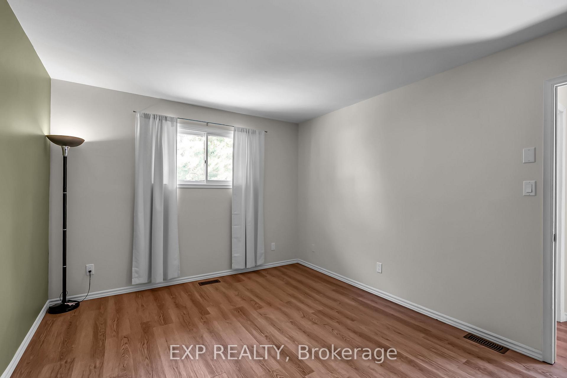 Photo 13 of 660 Champlain Drive, Cornwall — HOMEH