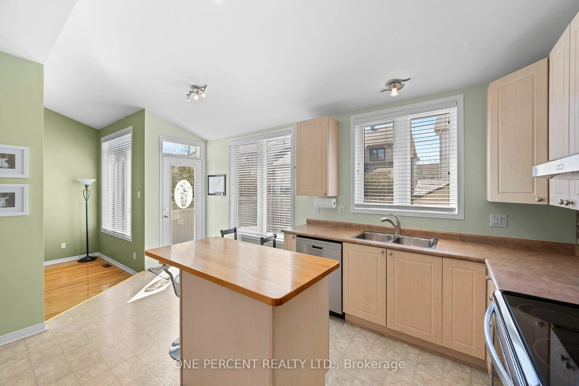 Photo 17 of 2113 Hallendale Street, Ottawa, Springridge/East Village — HOMEH