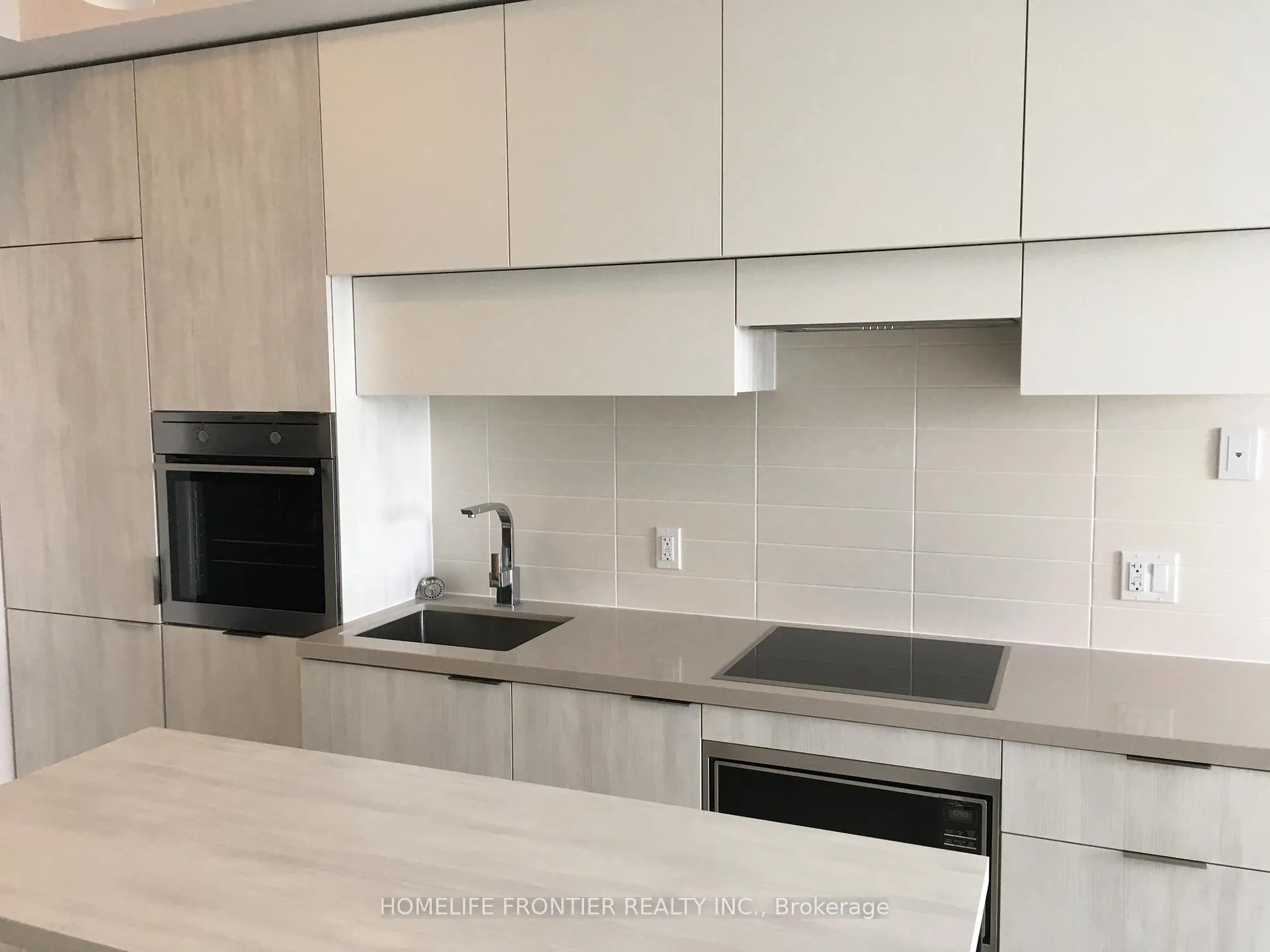 Front of Unit 3610, 8 Eglinton Avenue