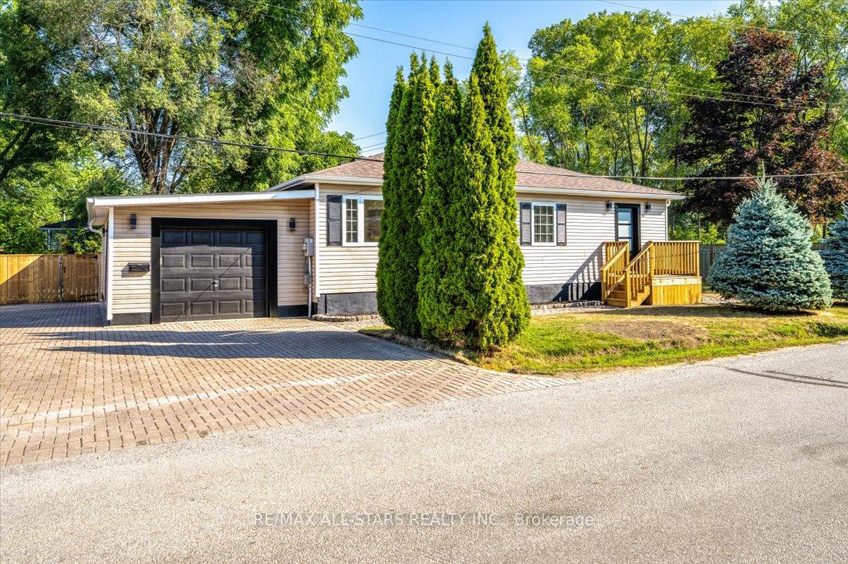 Front of 250 Rayners Road