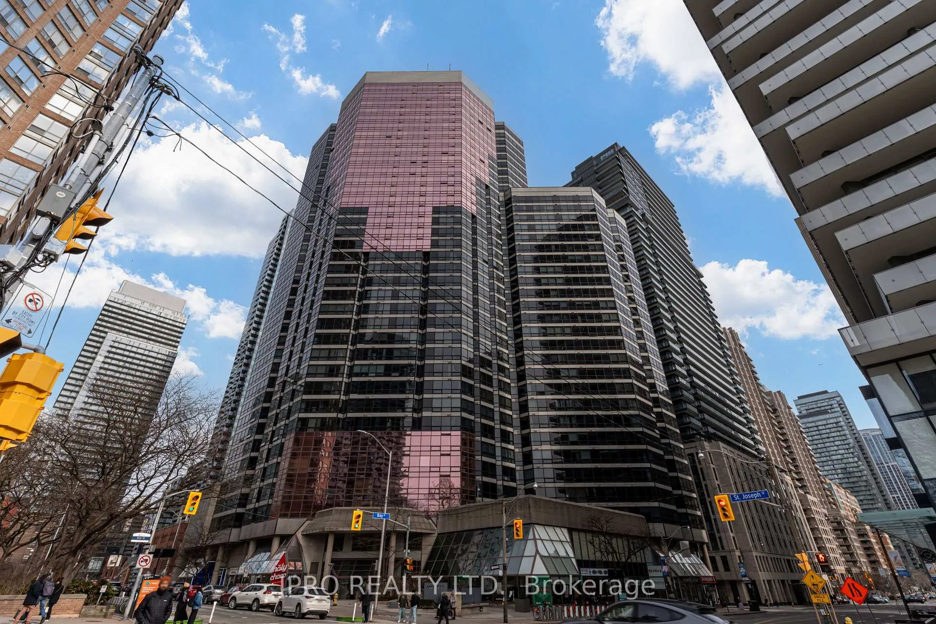 Front of Unit 1710, 1001 Bay Street
