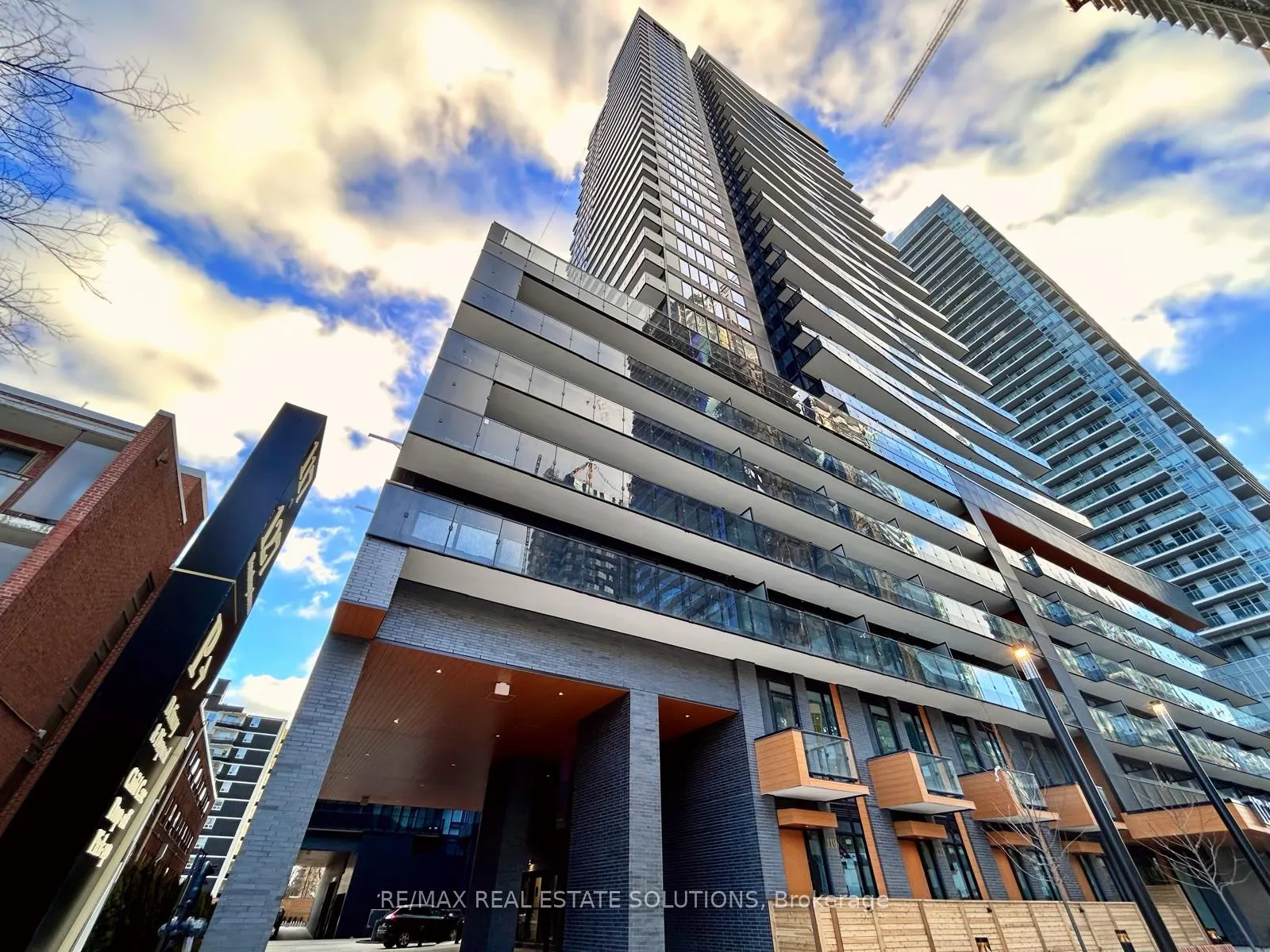Front of Unit 2802, 127 Broadway Avenue