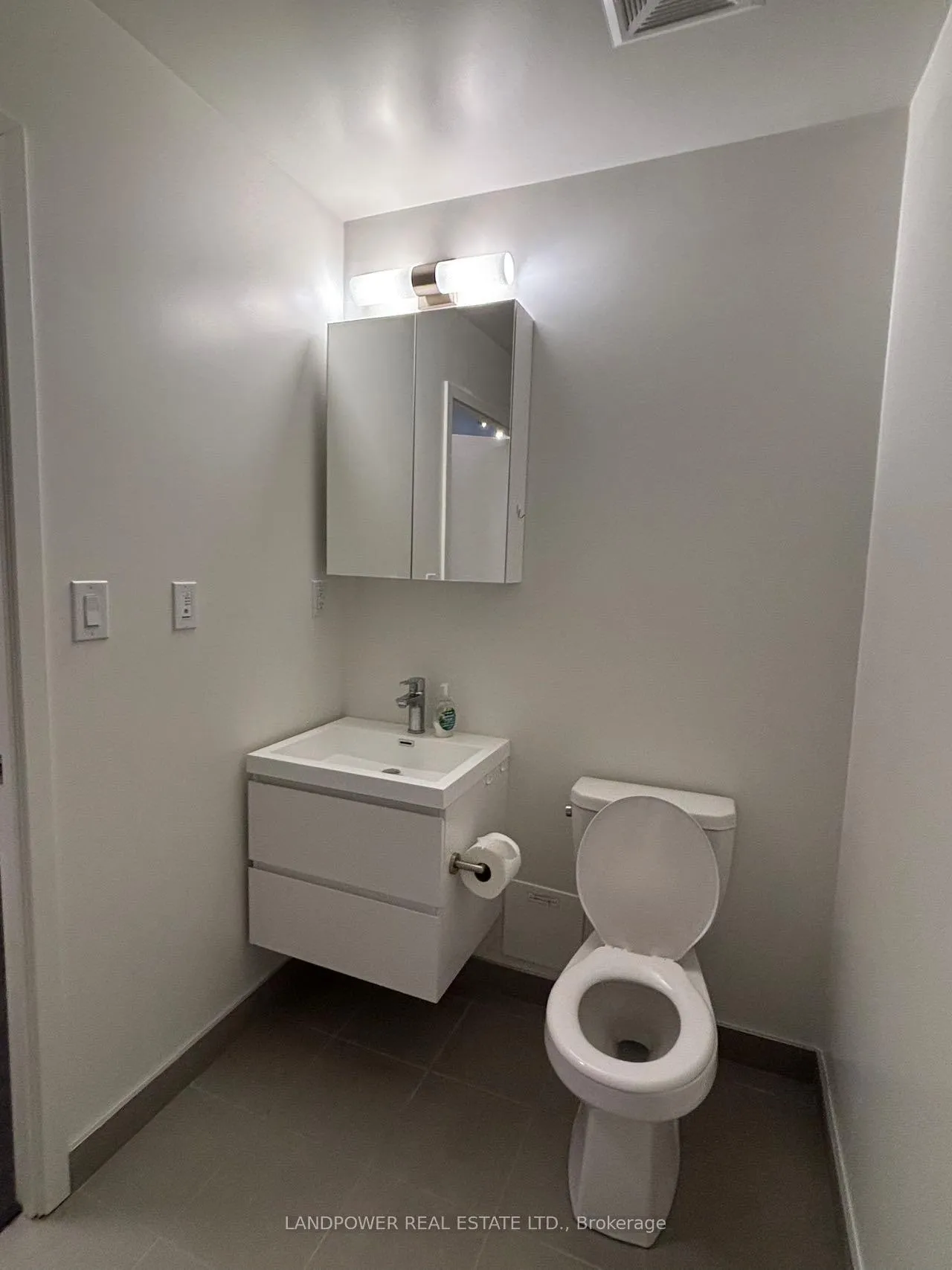 Photo 10 of Unit 809, 8119 Birchmount Road, Markham, Unionville — HOMEH