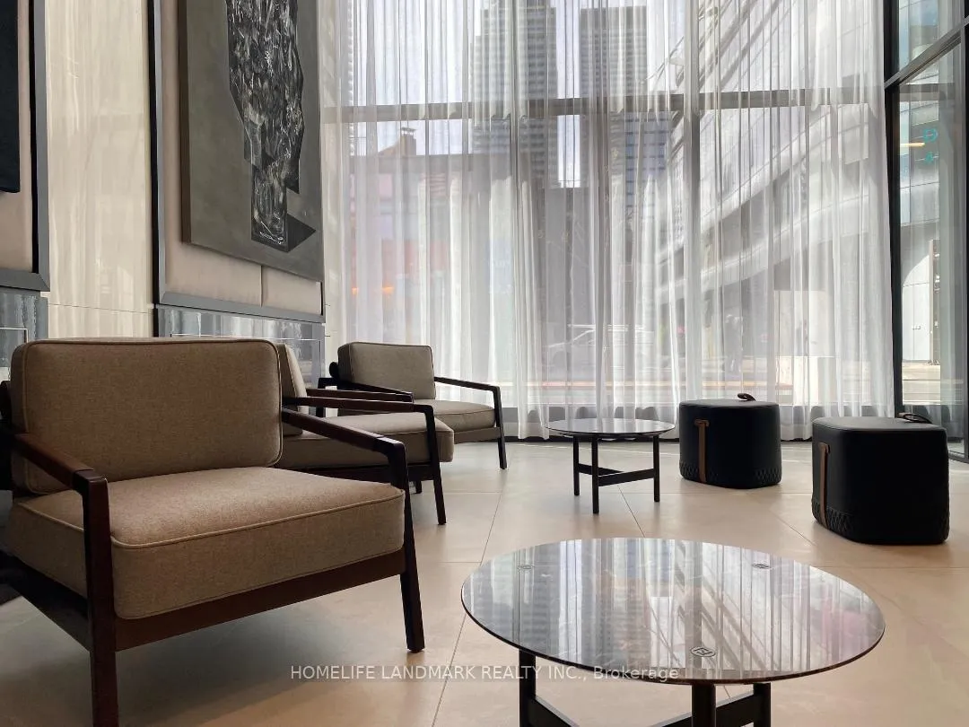 Photo 4 of Unit 3907, 8 Wellesley Street W, Toronto, Bay Street Corridor — HOMEH