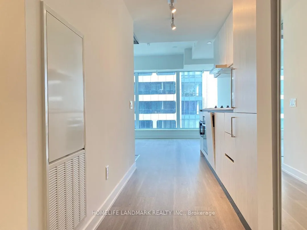 Photo 5 of Unit 3907, 8 Wellesley Street W, Toronto, Bay Street Corridor — HOMEH