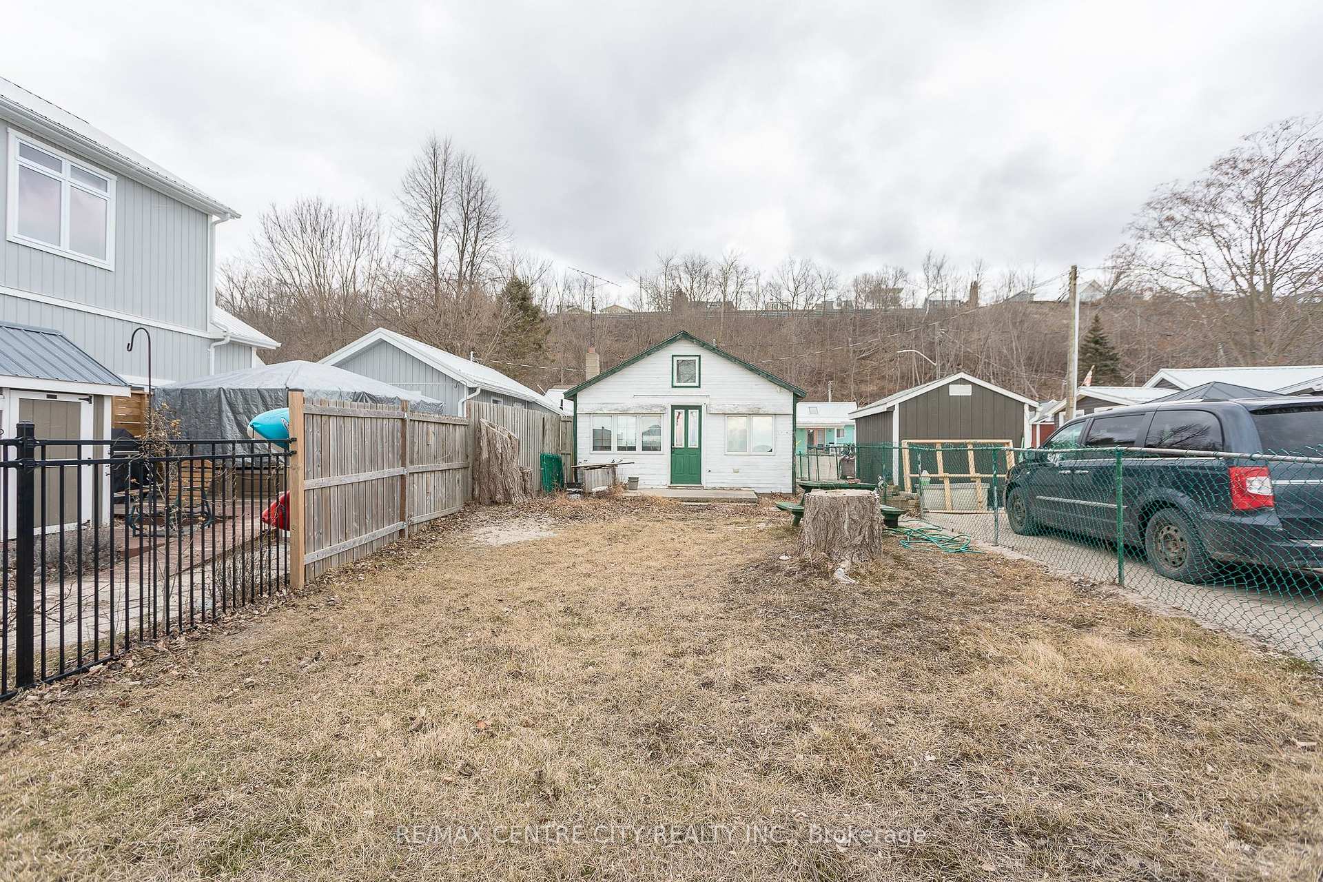 Photo 6 of Unit D, 444 Edith Cavell Boulevard, Central Elgin, Rural Central Elgin — HOMEH