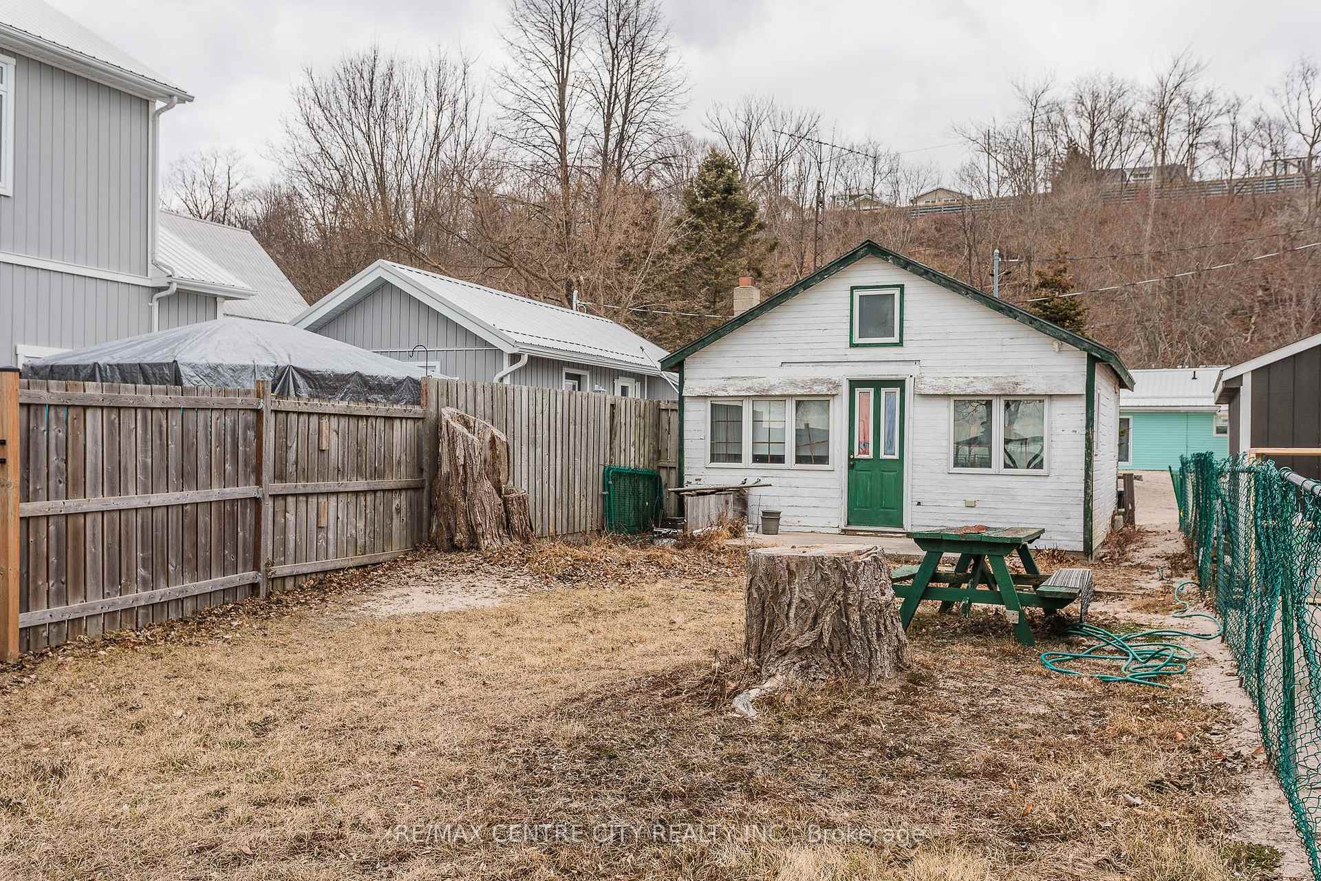 Photo 7 of Unit D, 444 Edith Cavell Boulevard, Central Elgin, Rural Central Elgin — HOMEH