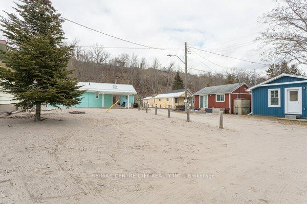 Photo 10 of Unit D, 444 Edith Cavell Boulevard, Central Elgin, Rural Central Elgin — HOMEH