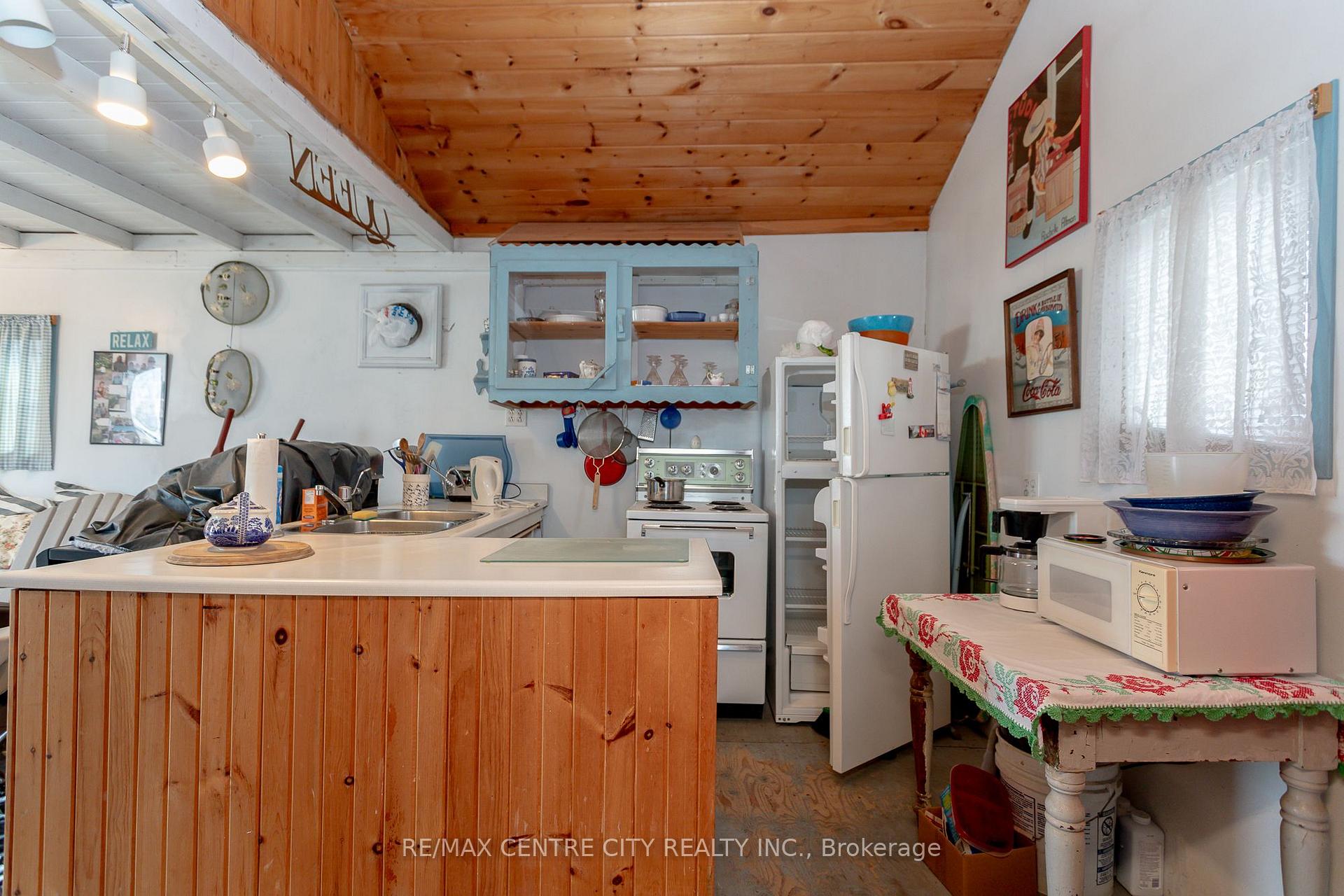 Photo 16 of Unit D, 444 Edith Cavell Boulevard, Central Elgin, Rural Central Elgin — HOMEH