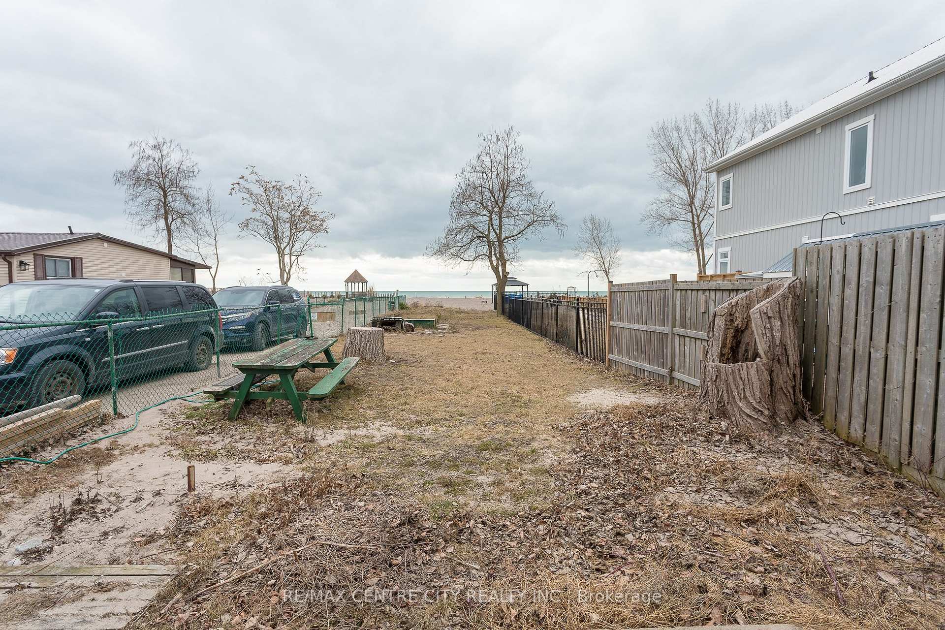 Photo 37 of Unit D, 444 Edith Cavell Boulevard, Central Elgin, Rural Central Elgin — HOMEH
