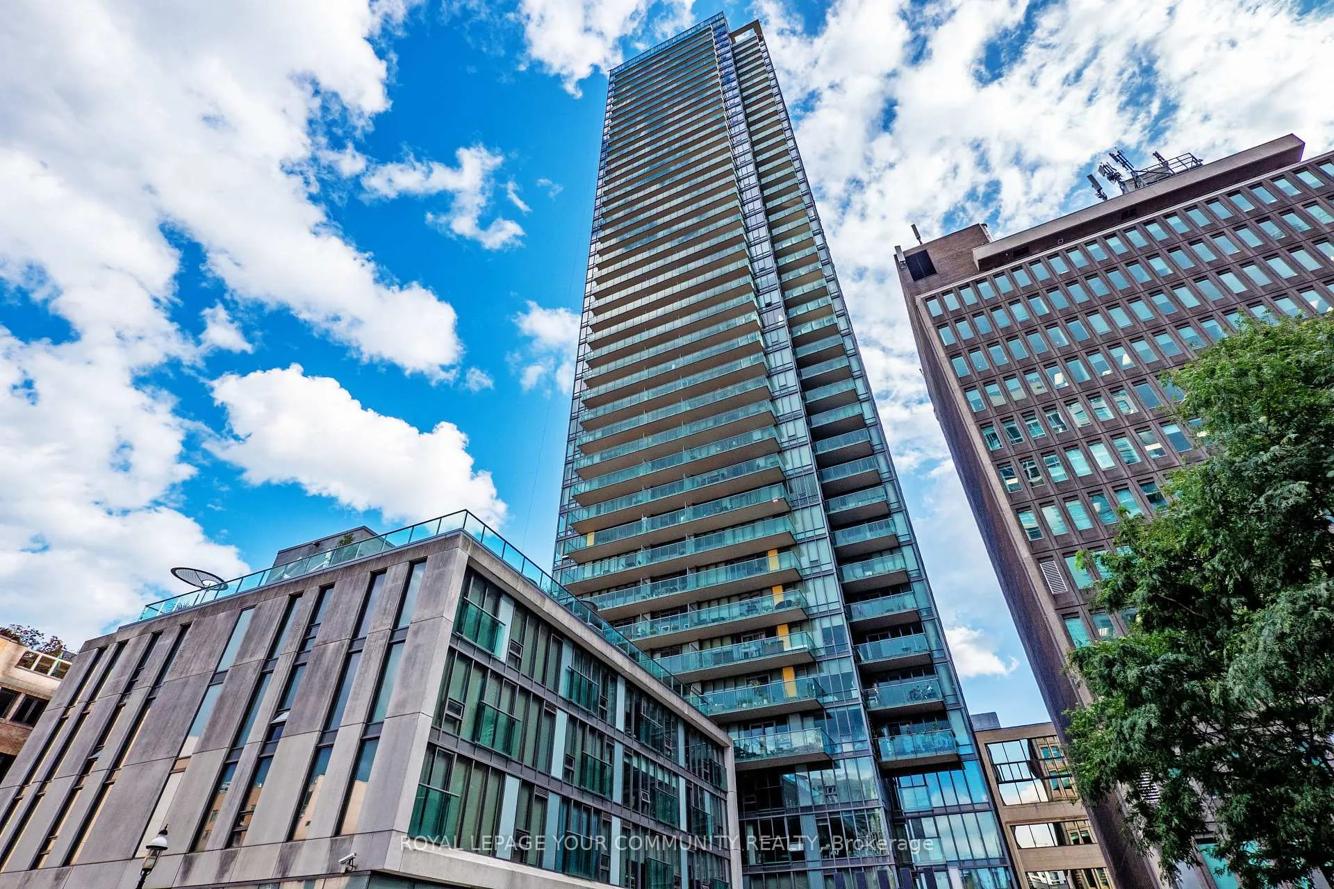 Photo 2 of Unit 707, 33 Lombard Street, Toronto, Bay Street Corridor — HOMEH