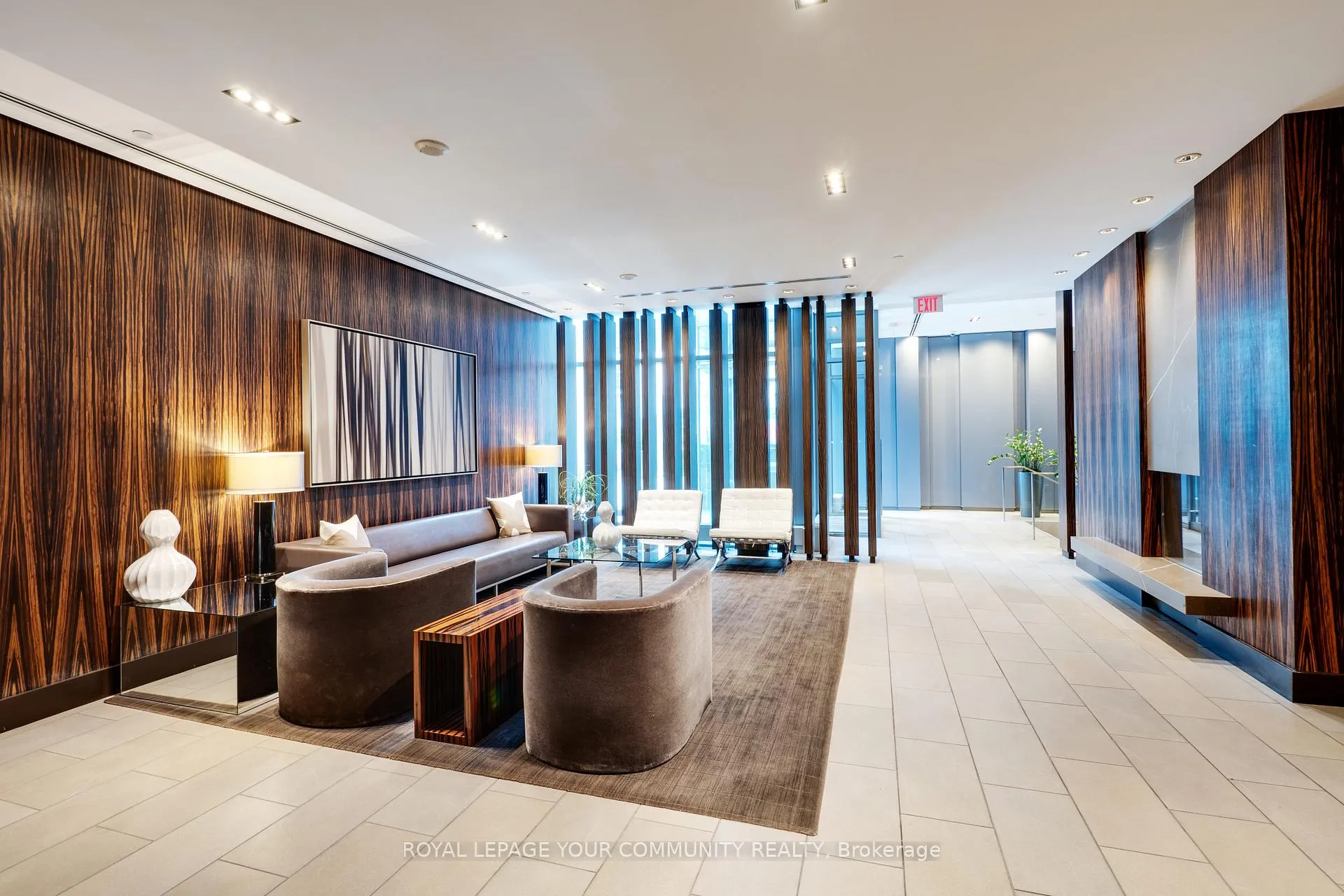 Photo 4 of Unit 707, 33 Lombard Street, Toronto, Bay Street Corridor — HOMEH