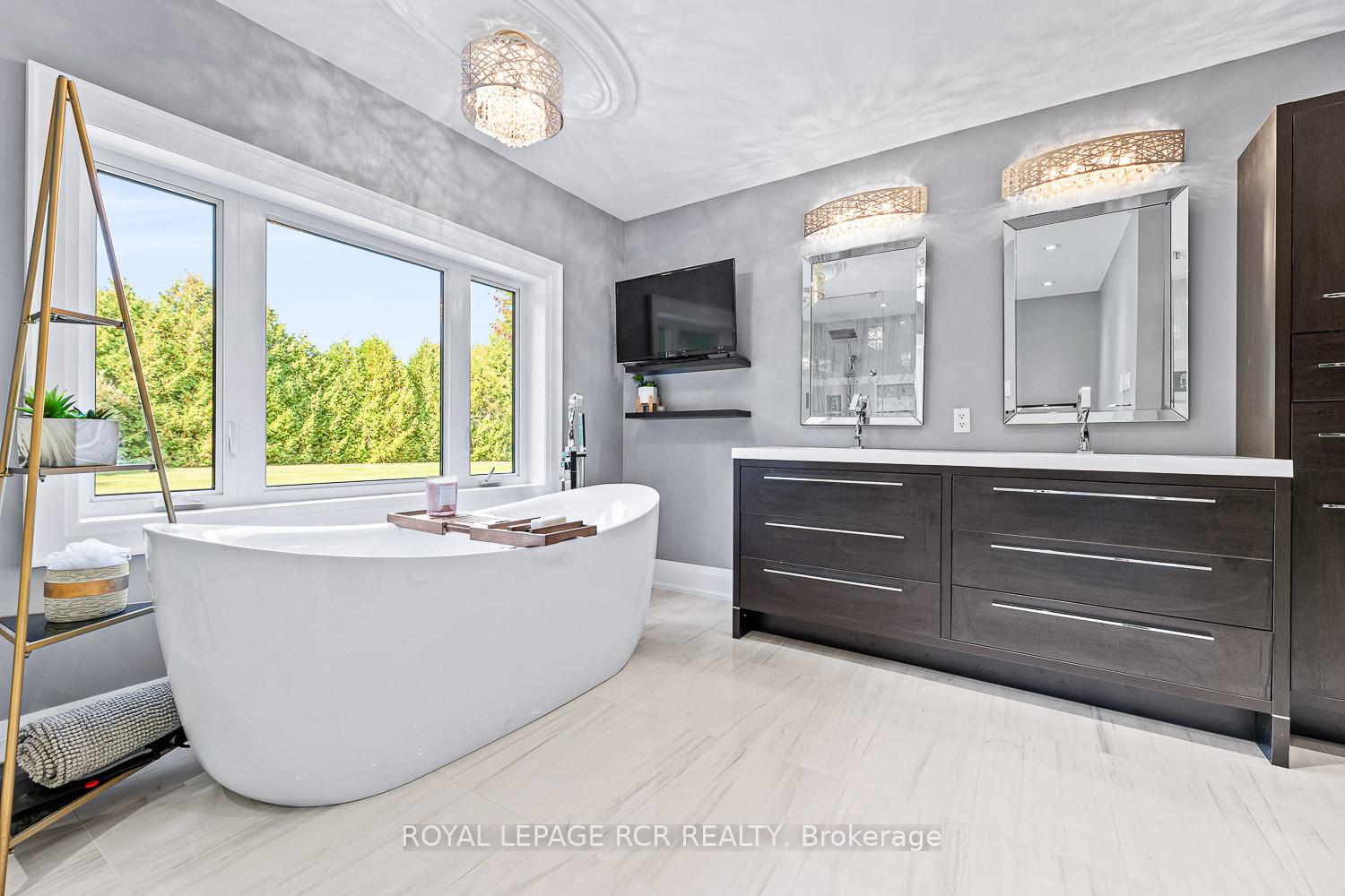 Photo 41 of 36 Matson Drive, Caledon, Palgrave — HOMEH