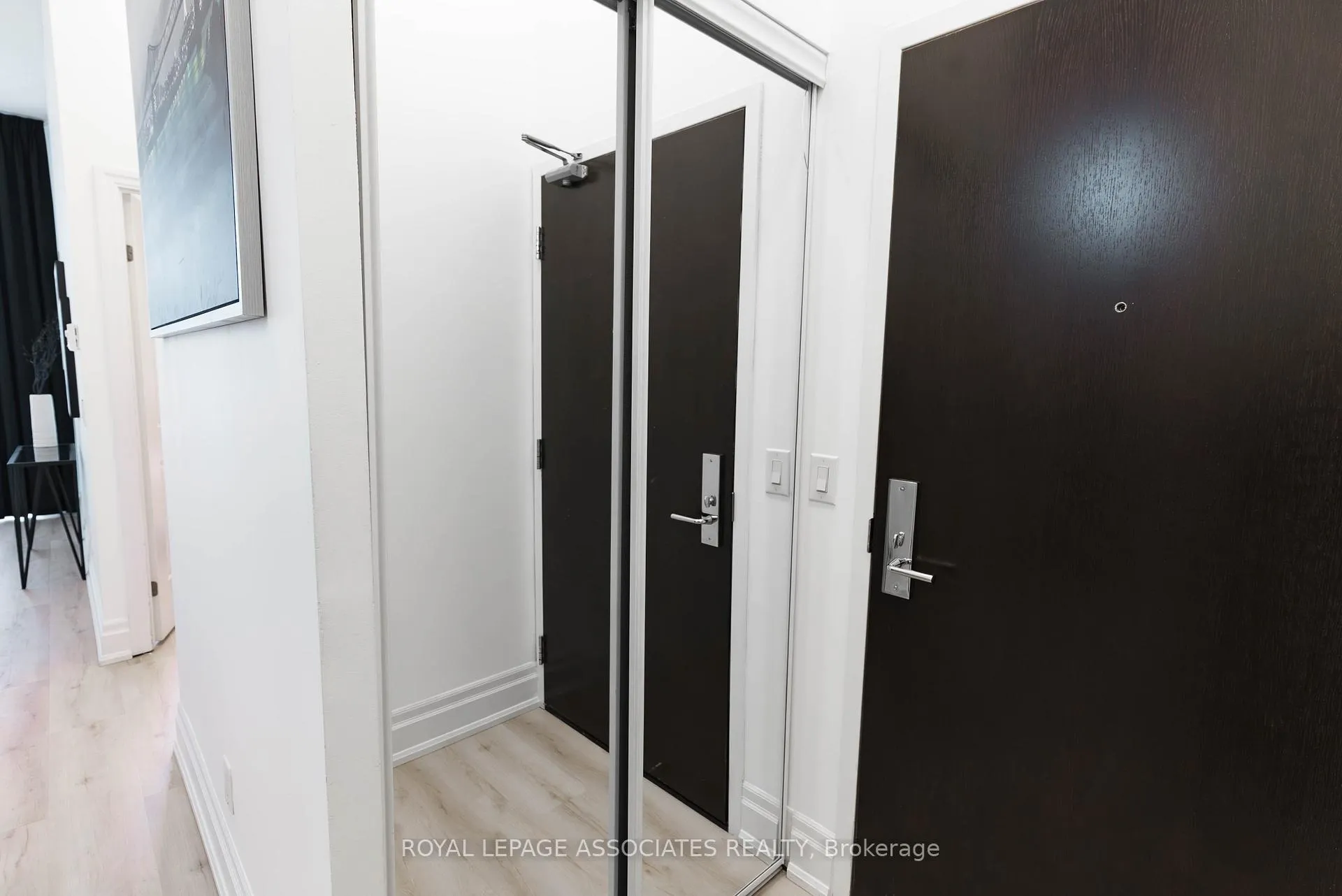 Photo 13 of Unit 101, 111 Upper Duke Crescent, Markham, Unionville — HOMEH