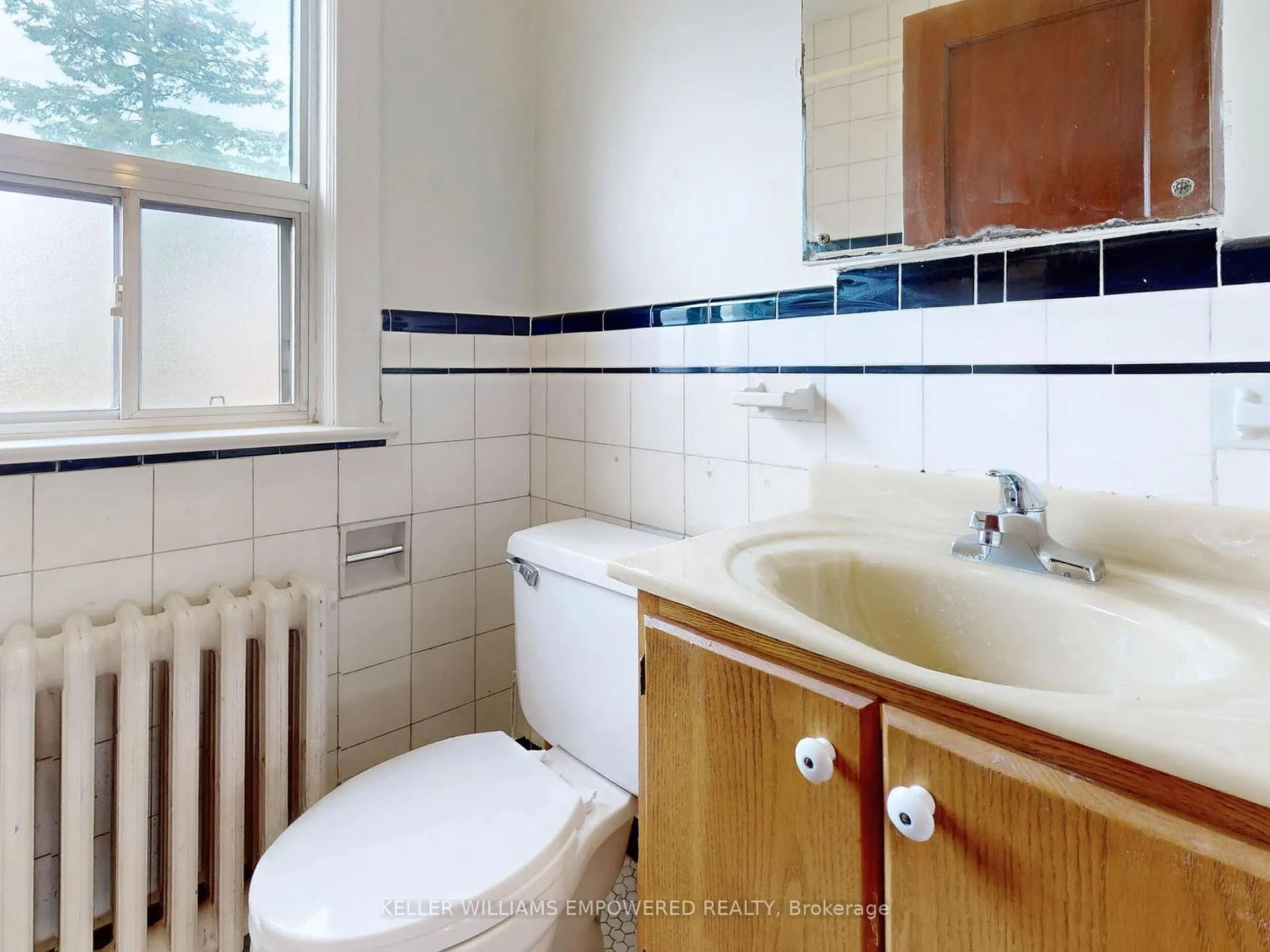 Photo 20 of 30 Carus Avenue, Toronto, Wychwood — HOMEH