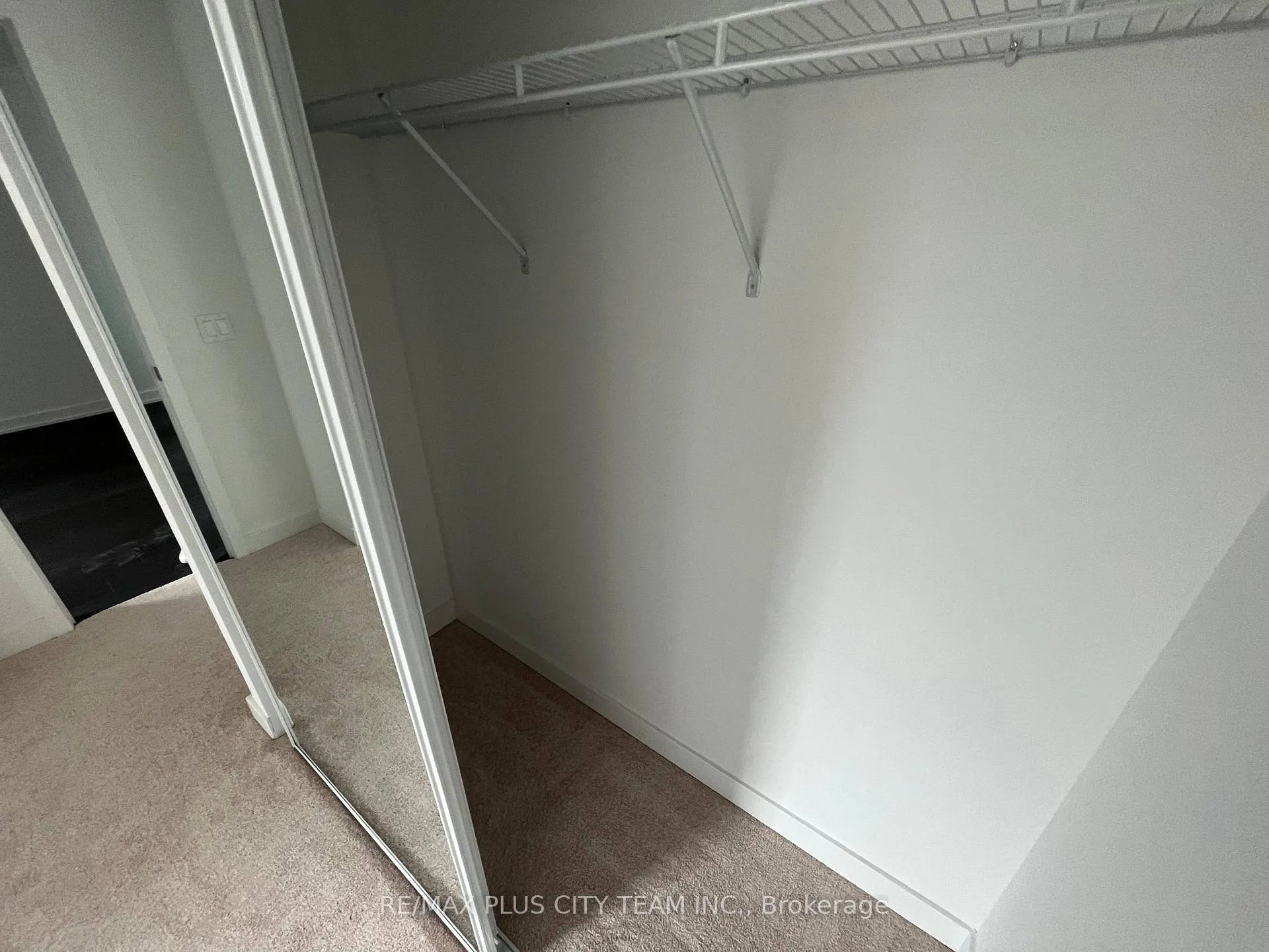 Photo 7 of Unit 1008, 238 Simcoe Street, Toronto, Kensington-Chinatown — HOMEH