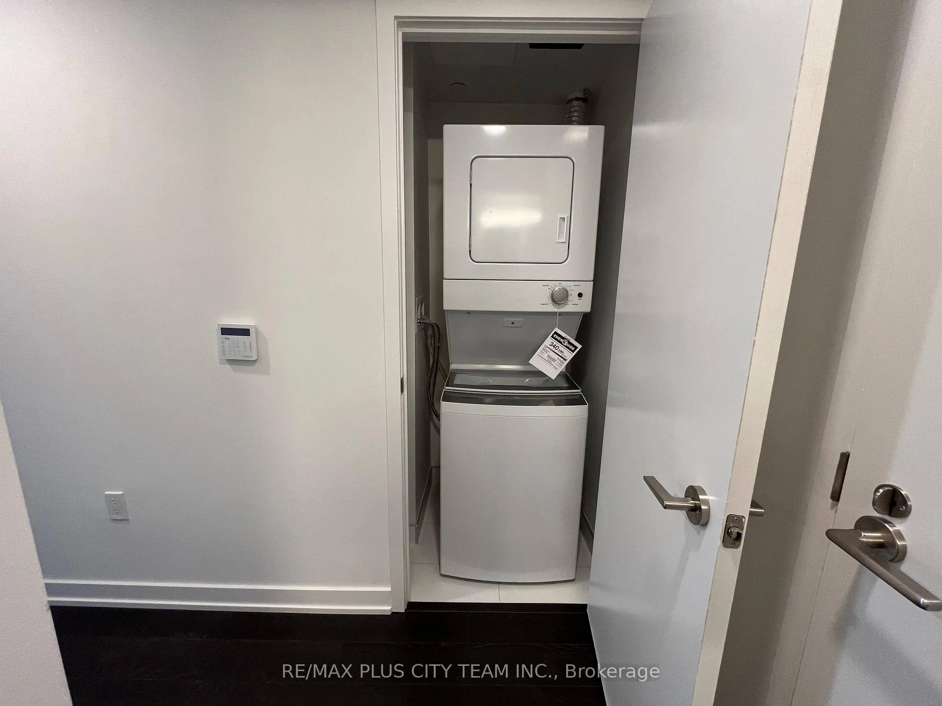 Photo 12 of Unit 1008, 238 Simcoe Street, Toronto, Kensington-Chinatown — HOMEH