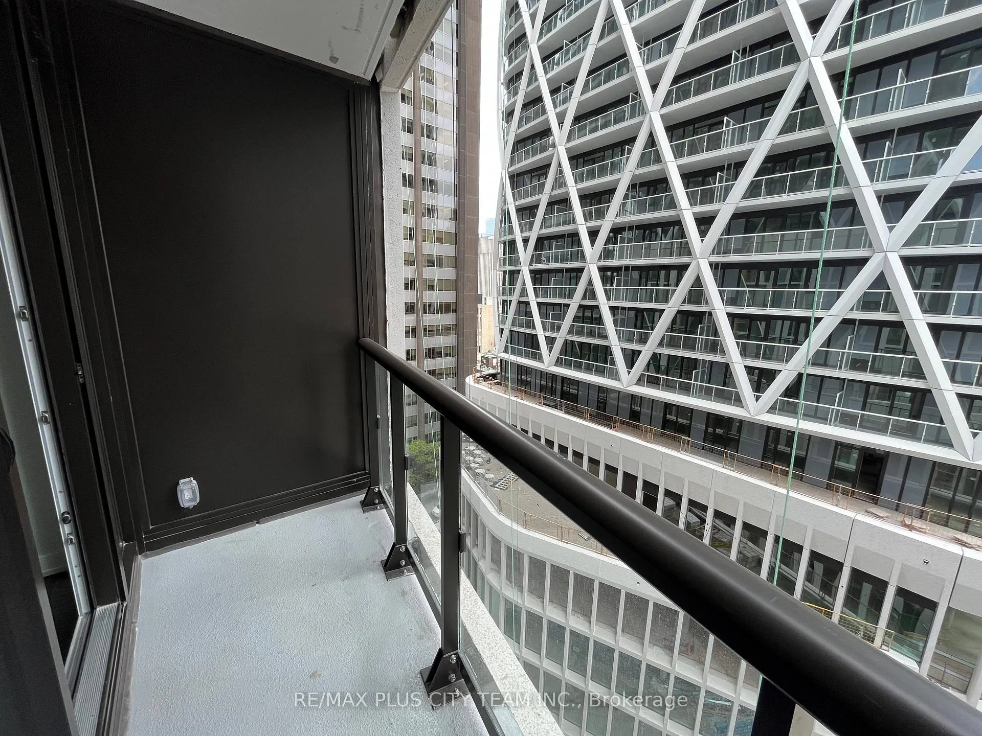 Photo 13 of Unit 1008, 238 Simcoe Street, Toronto, Kensington-Chinatown — HOMEH