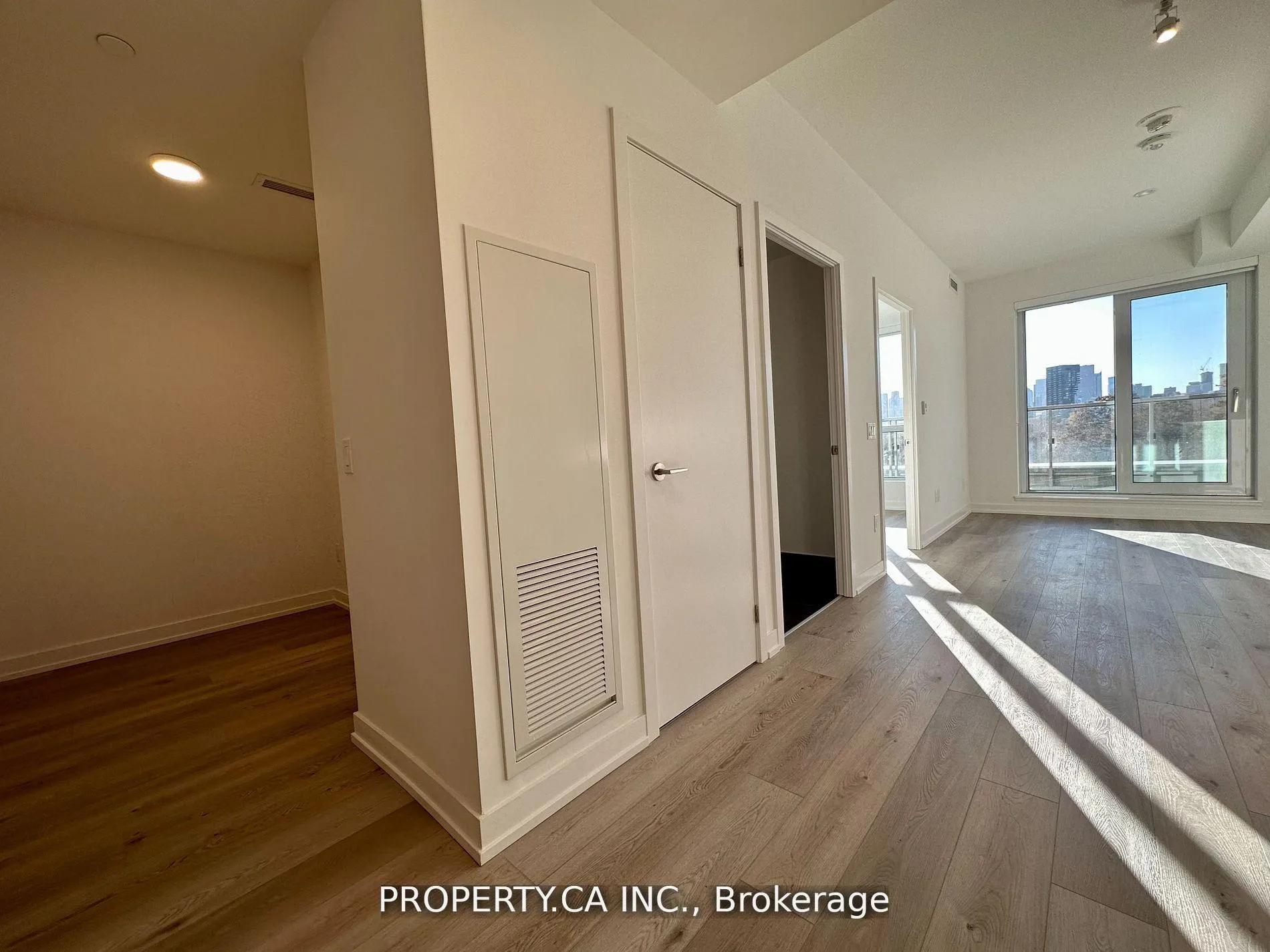Photo 5 of Unit 608, 150 Logan Avenue, Toronto, South Riverdale — HOMEH
