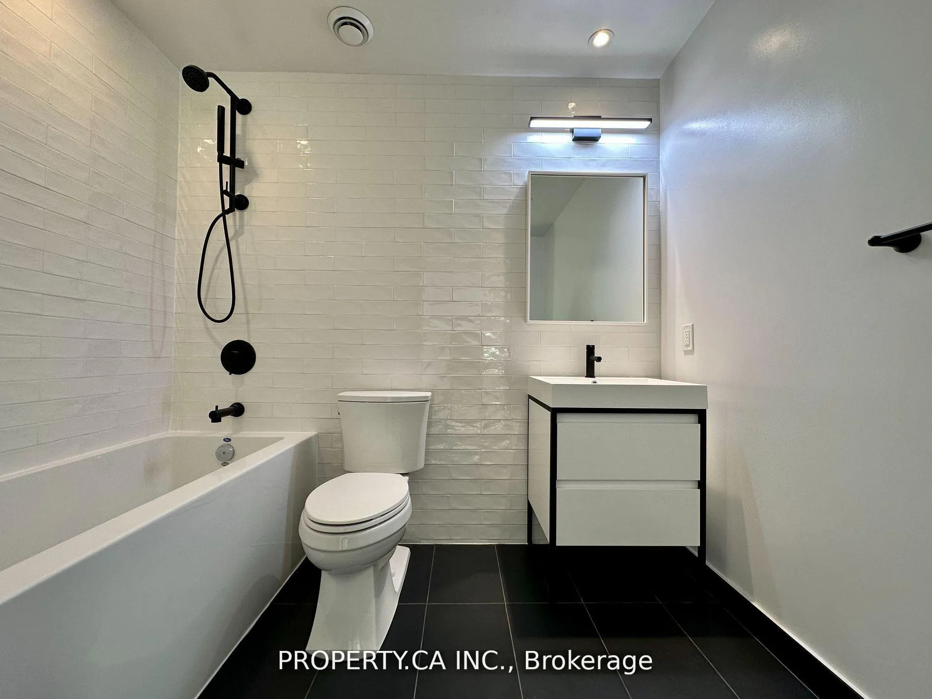 Photo 7 of Unit 608, 150 Logan Avenue, Toronto, South Riverdale — HOMEH