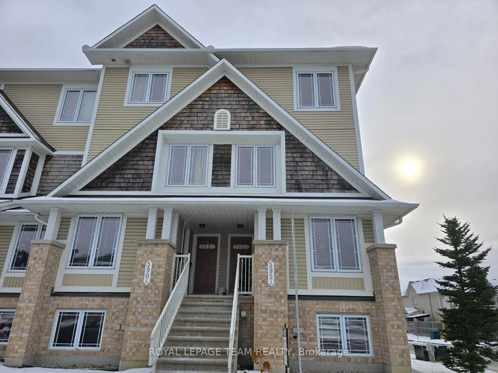 Front of Unit B, 592 Chapman Mills Drive