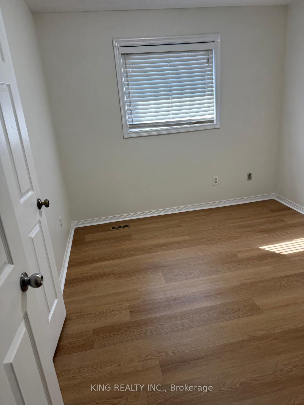 Photo 11 of 43 Cranberry Crescent, Brampton, Fletcher's Creek South — HOMEH