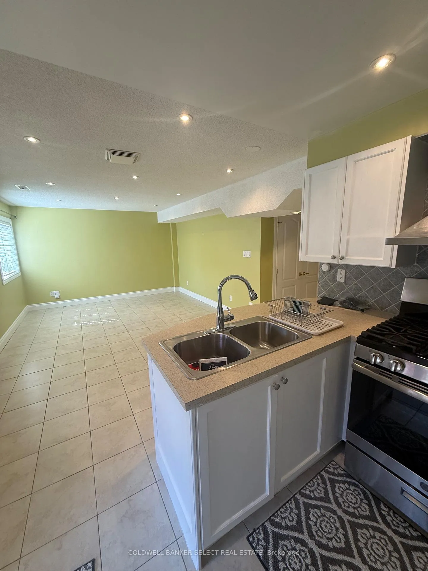 Photo 3 of Unit Lower, 13 Gray Park Drive, Caledon, Bolton West — HOMEH