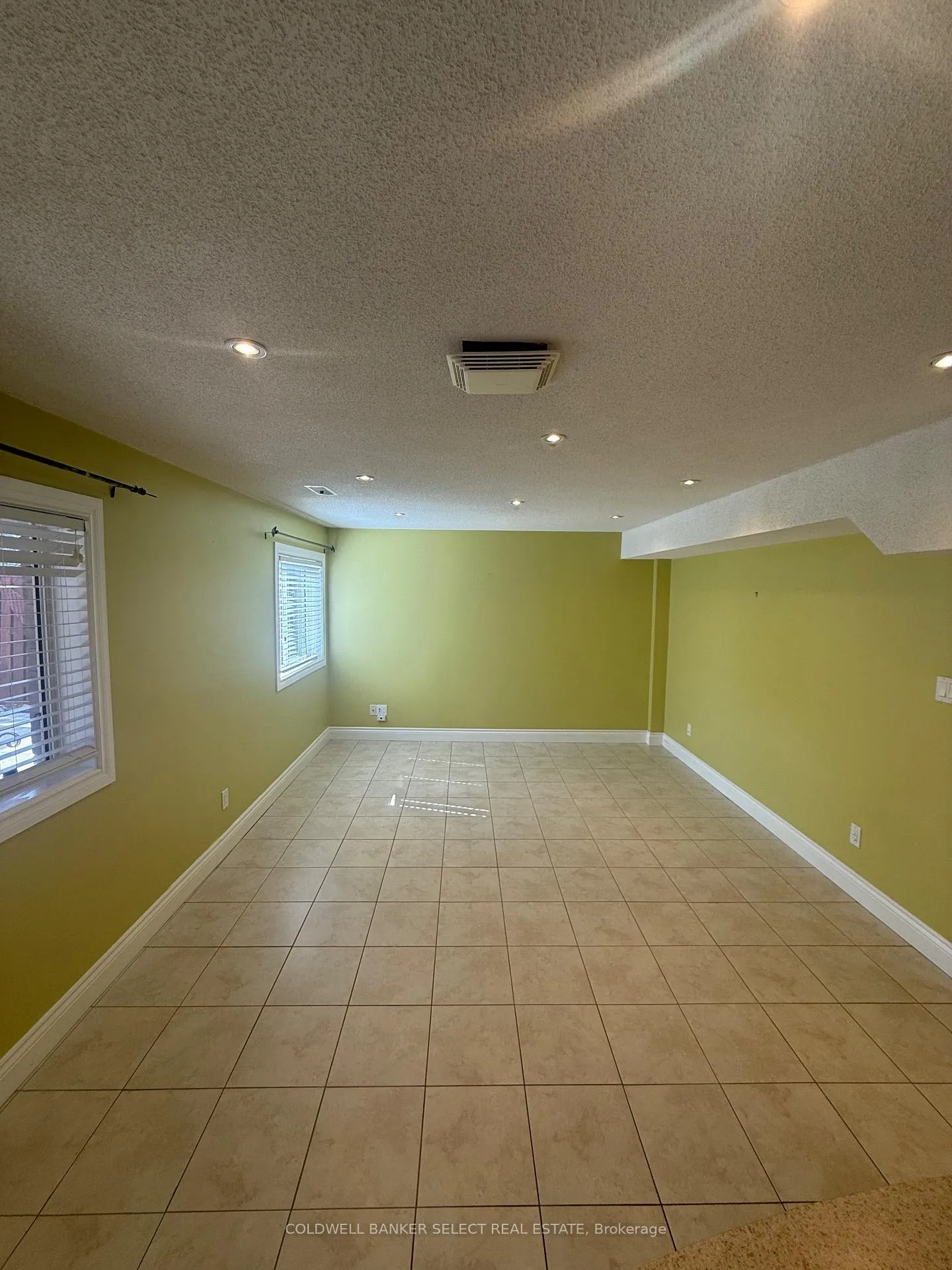 Photo 4 of Unit Lower, 13 Gray Park Drive, Caledon, Bolton West — HOMEH