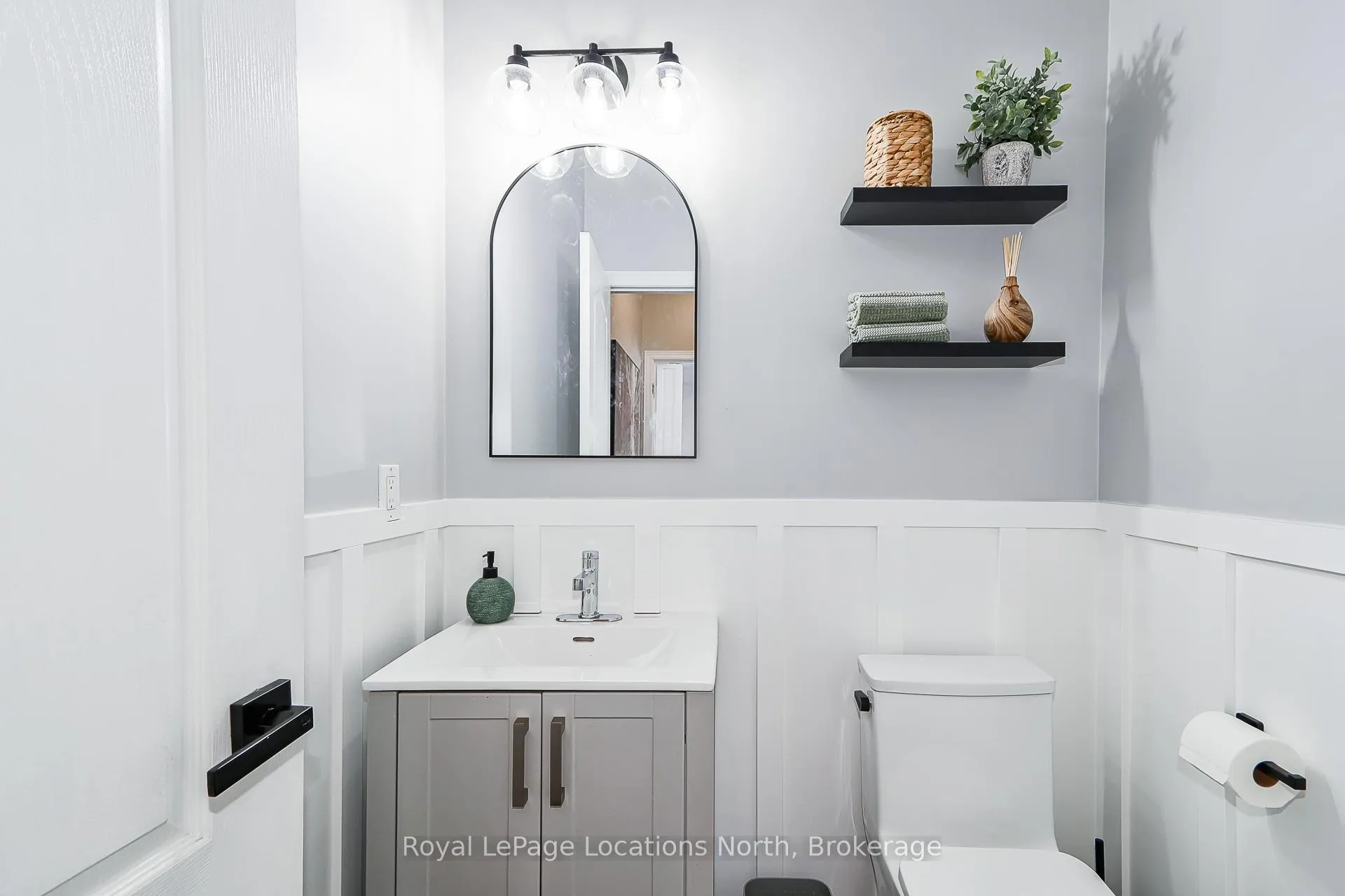 Photo 11 of 325 Holden Street, Collingwood — HOMEH