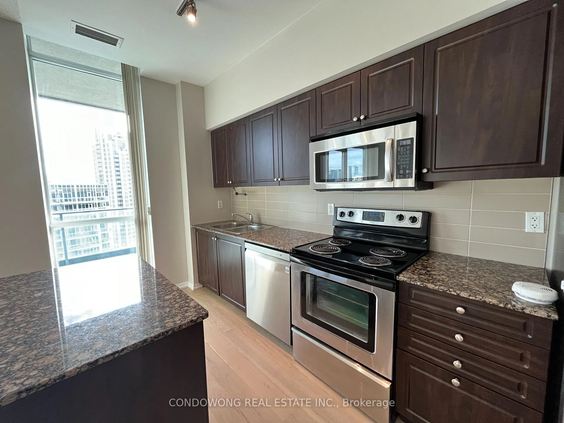 Photo 3 of Unit 1669, 209 Fort York Boulevard, Toronto, Waterfront Communities — HOMEH