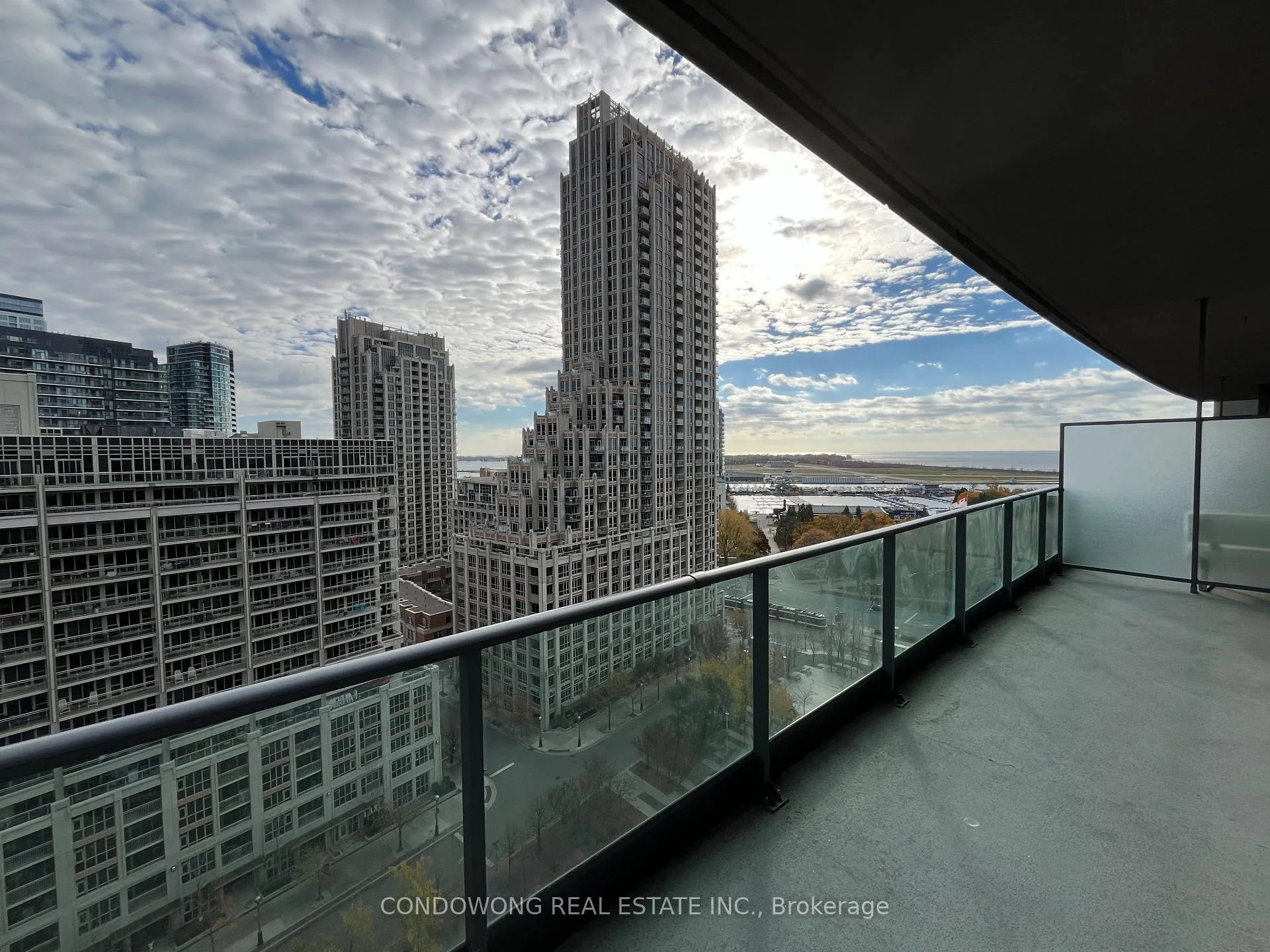 Photo 17 of Unit 1669, 209 Fort York Boulevard, Toronto, Waterfront Communities — HOMEH