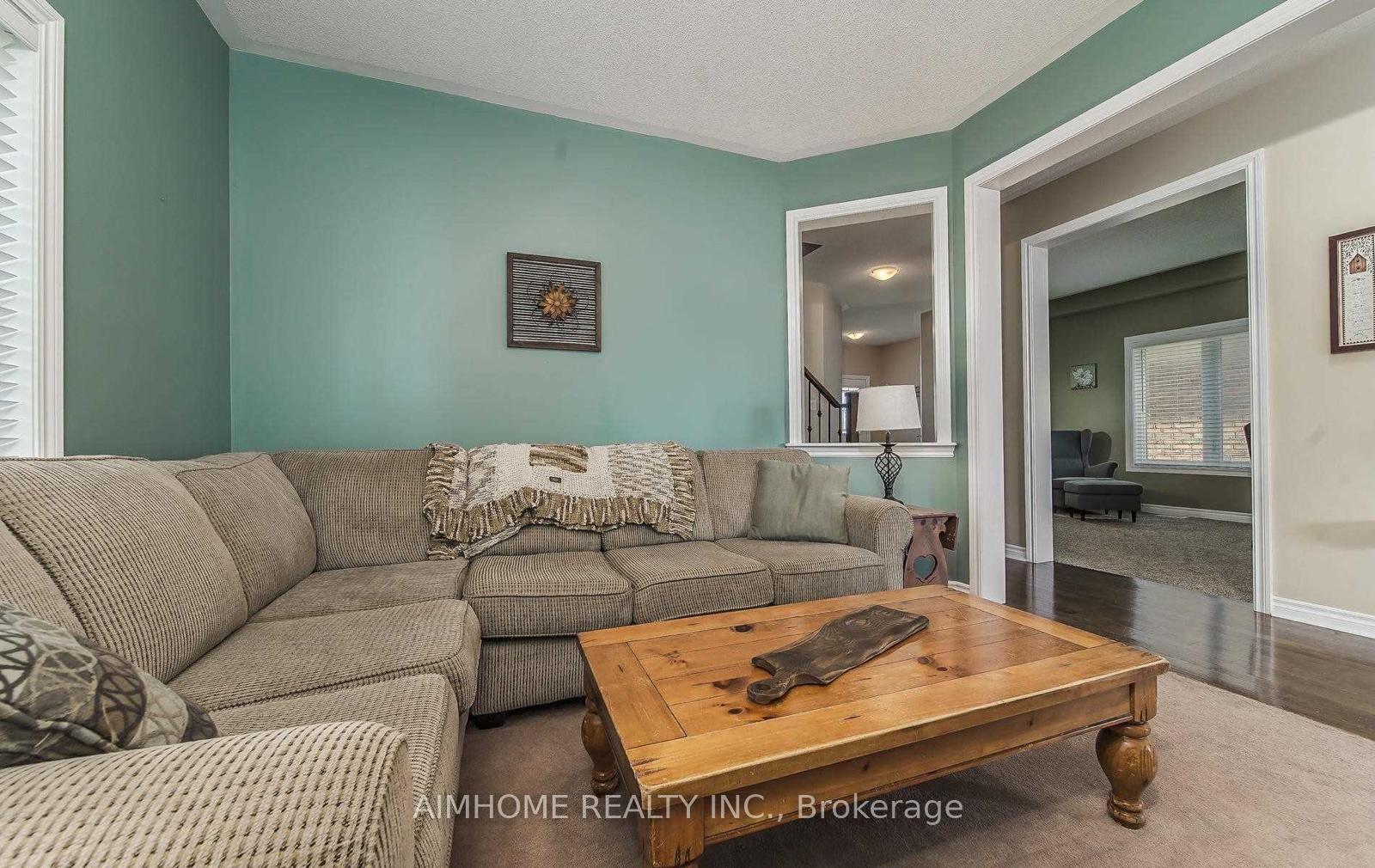 Photo 5 of 67 Lobb Court, Clarington, Bowmanville — HOMEH