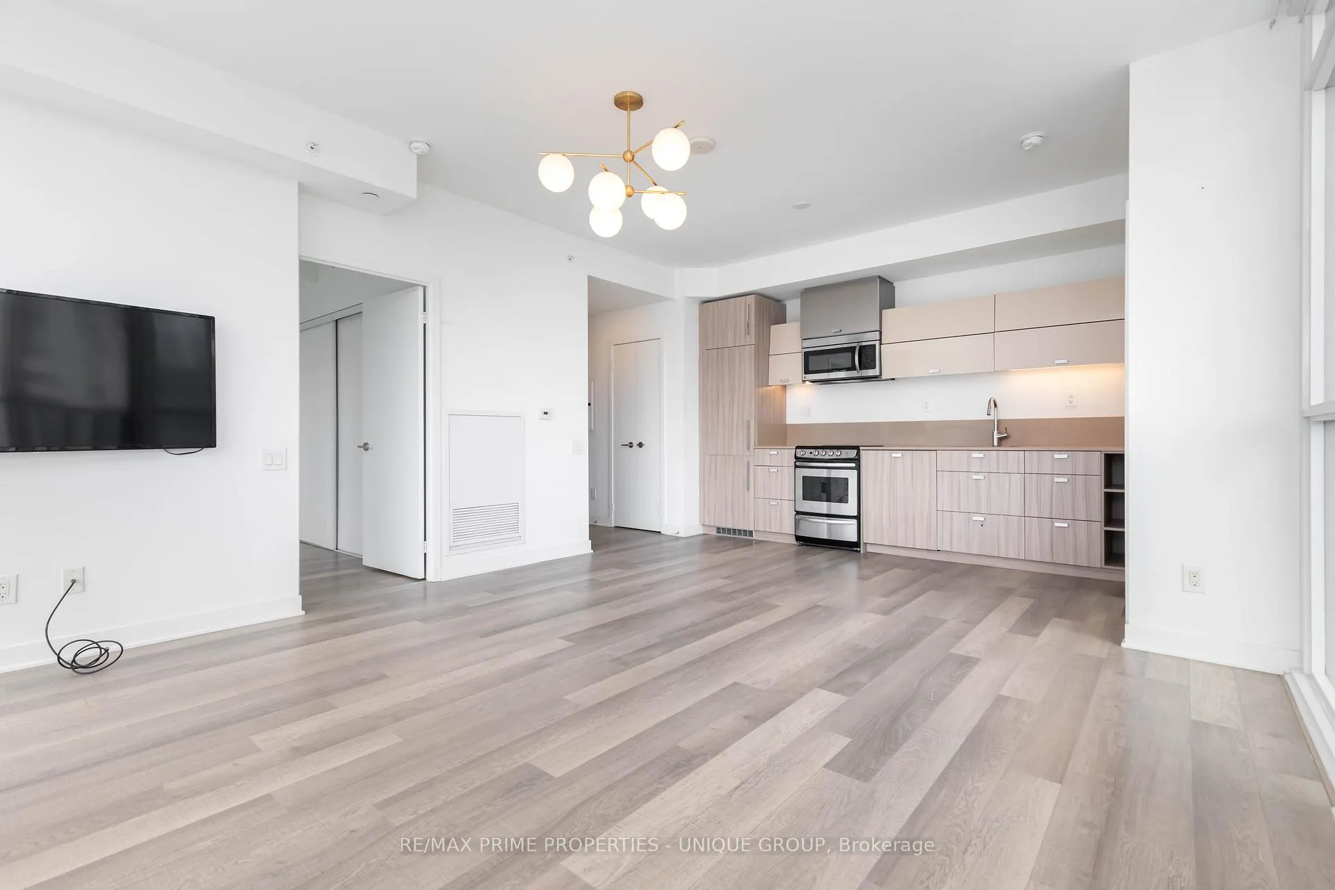 Photo 9 of Unit 1605, 290 Adelaide Street, Toronto, Waterfront Communities — HOMEH