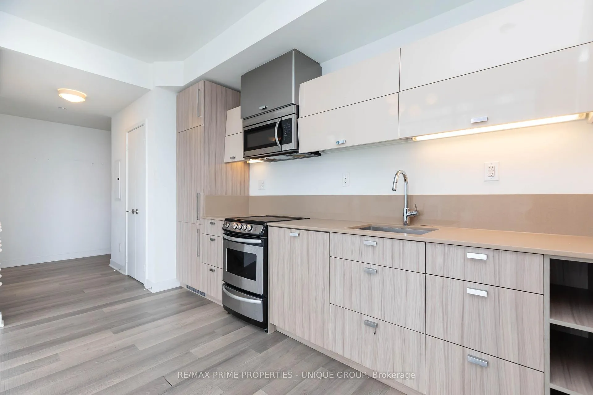 Photo 10 of Unit 1605, 290 Adelaide Street, Toronto, Waterfront Communities — HOMEH