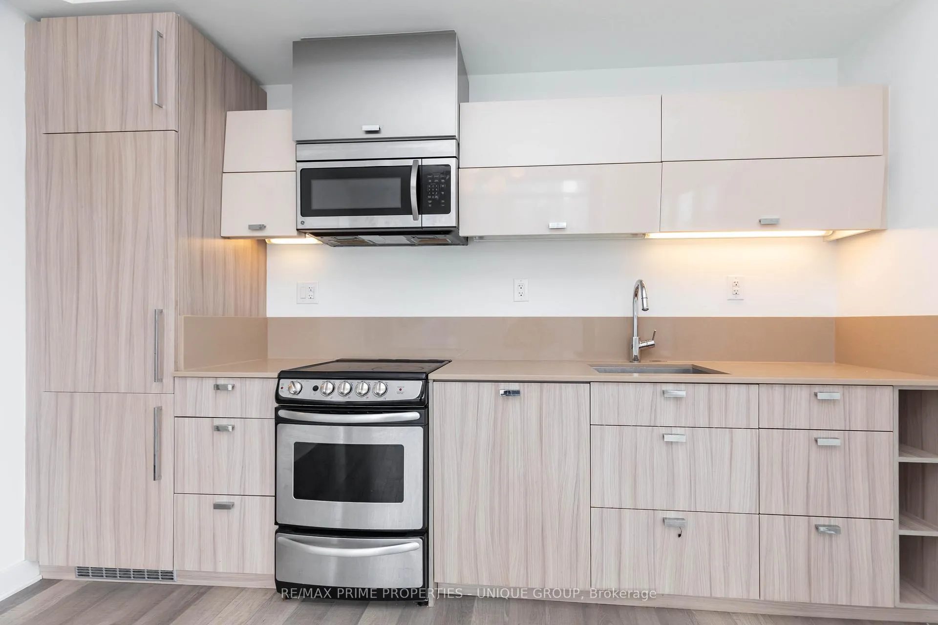 Photo 11 of Unit 1605, 290 Adelaide Street, Toronto, Waterfront Communities — HOMEH