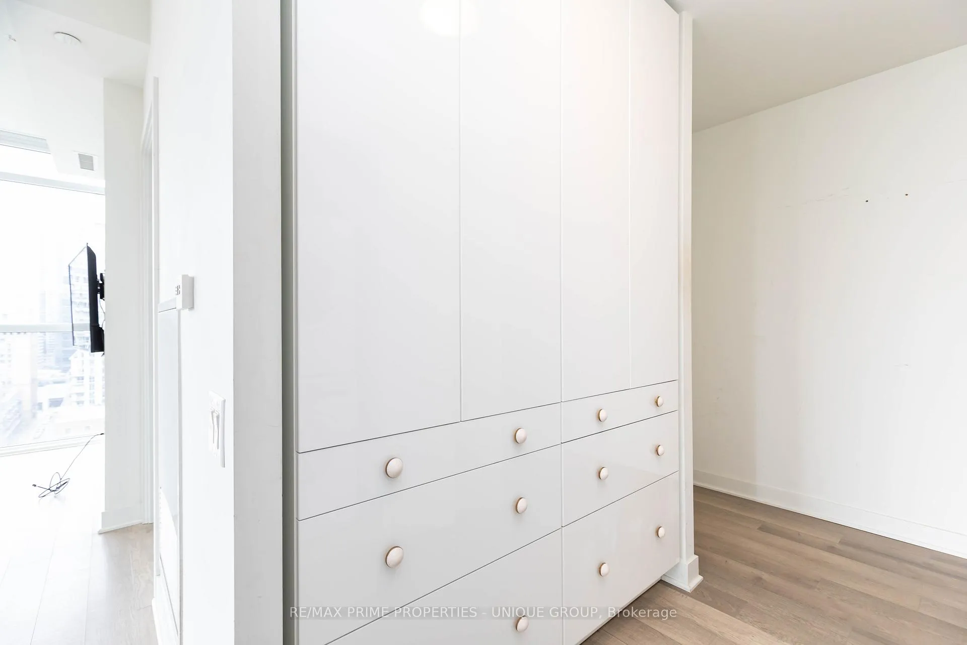 Photo 12 of Unit 1605, 290 Adelaide Street, Toronto, Waterfront Communities — HOMEH