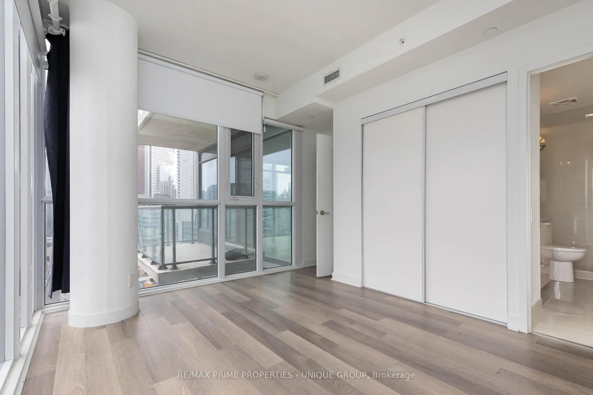 Photo 14 of Unit 1605, 290 Adelaide Street, Toronto, Waterfront Communities — HOMEH