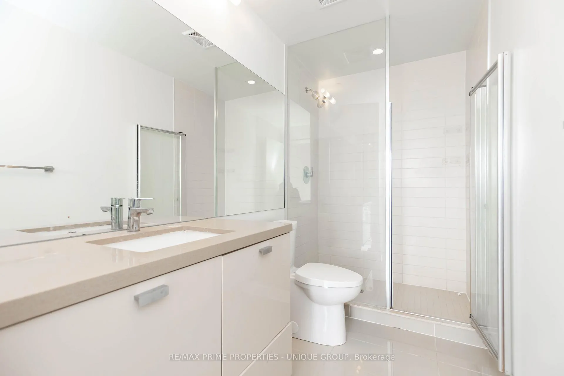 Photo 15 of Unit 1605, 290 Adelaide Street, Toronto, Waterfront Communities — HOMEH